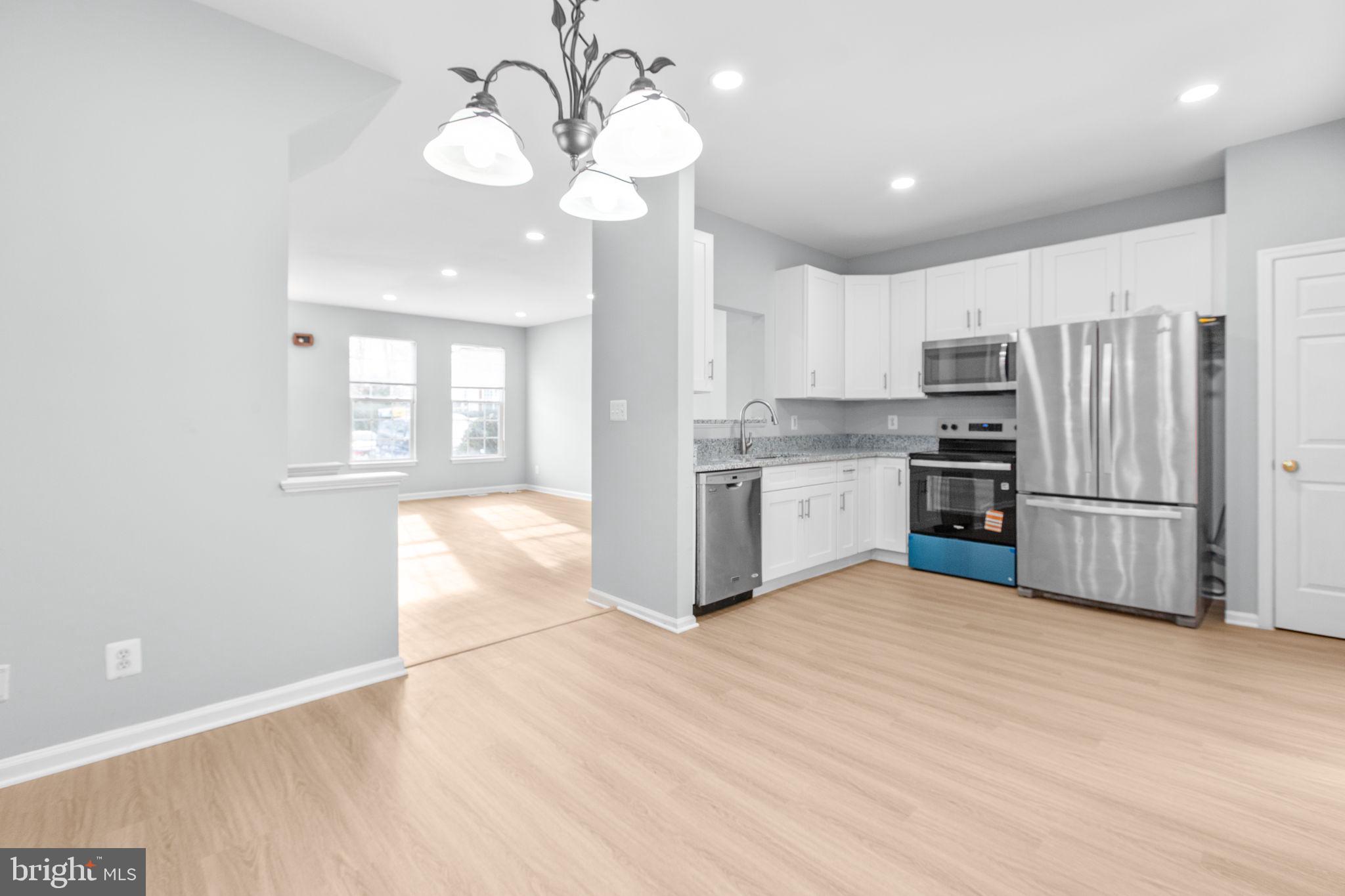 LAFAYETTE VILLAGE - Residential