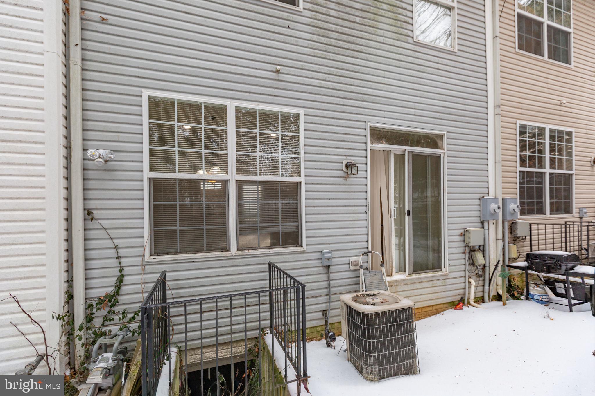 LAFAYETTE VILLAGE - Residential