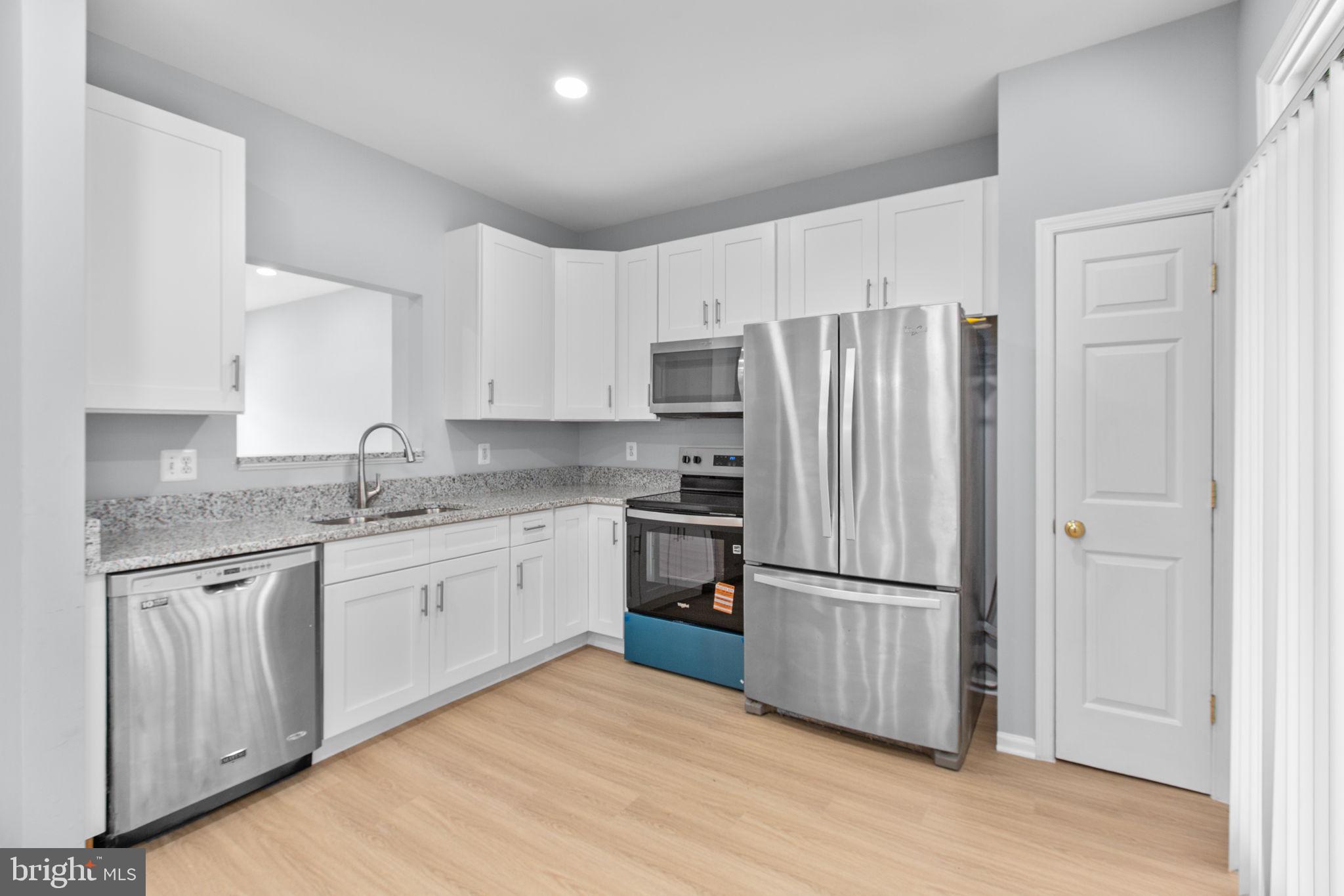 LAFAYETTE VILLAGE - Residential