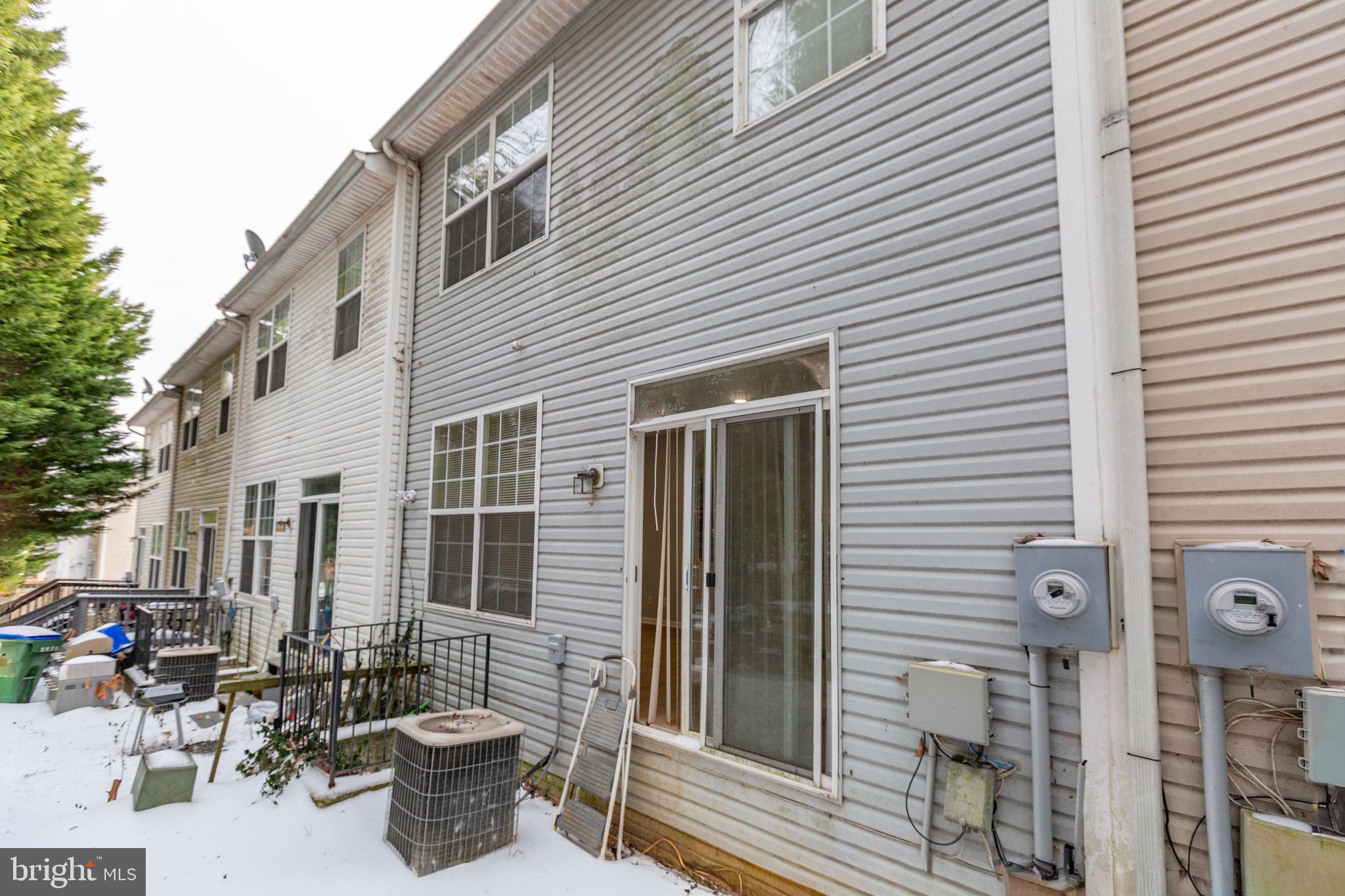 LAFAYETTE VILLAGE - Residential