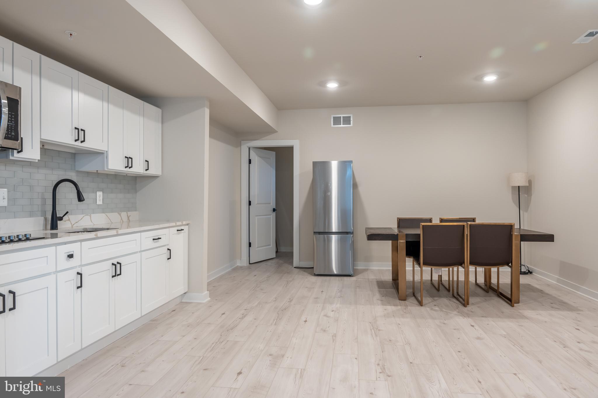 402 MEADOW CREEK DRIVE