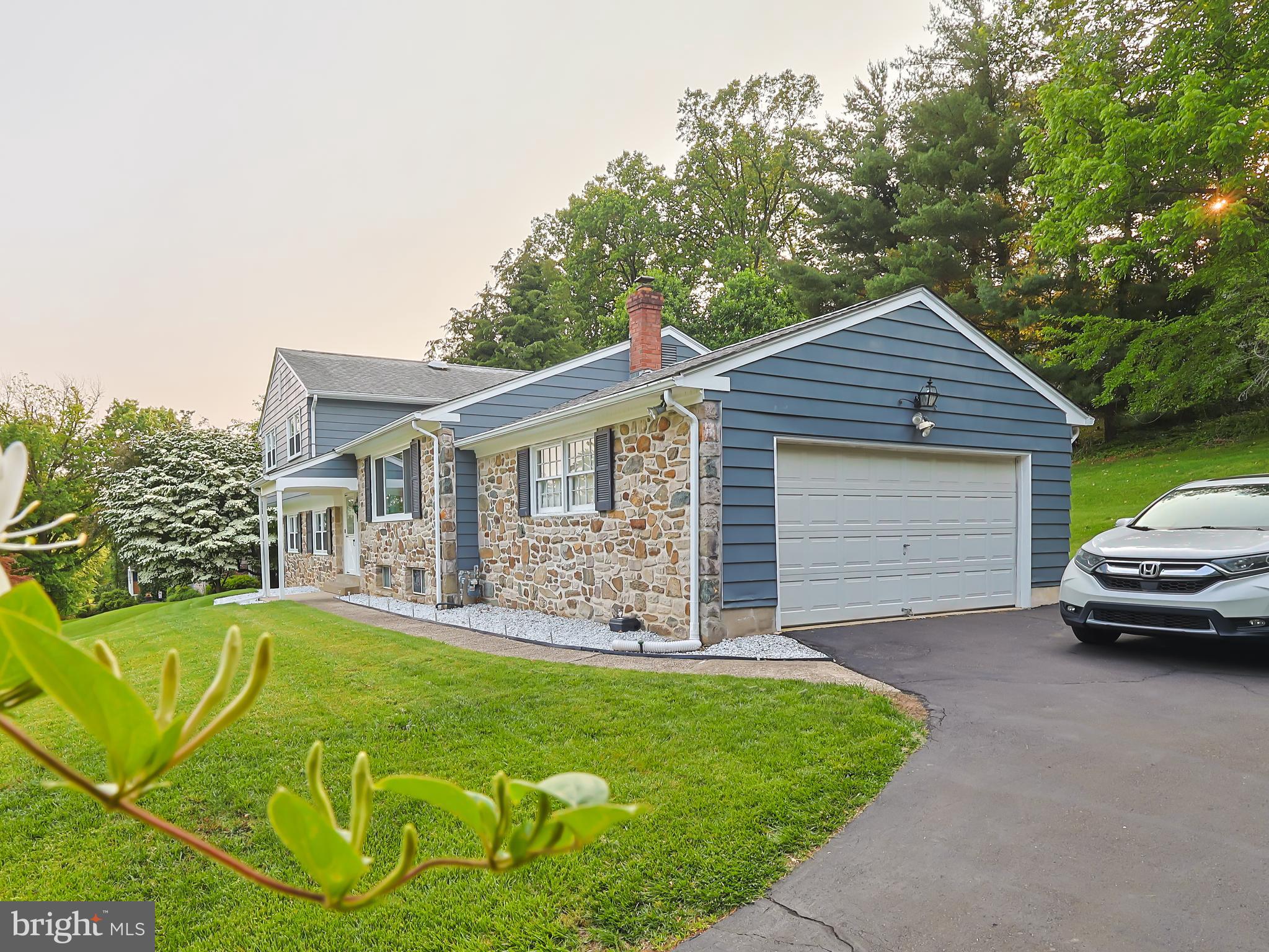 MEADOWBROOK - Residential