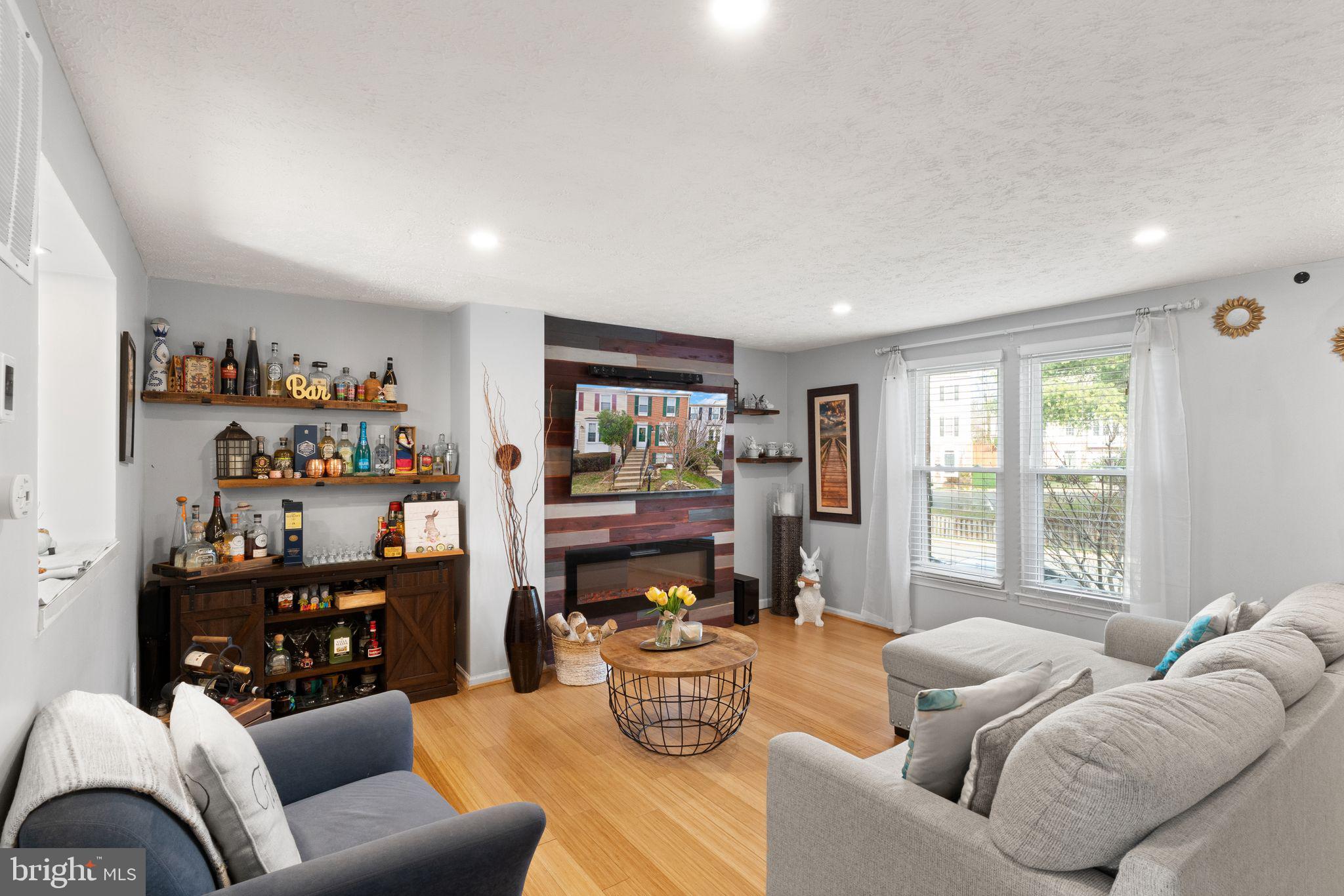 POHICK VILLAGE - Residential