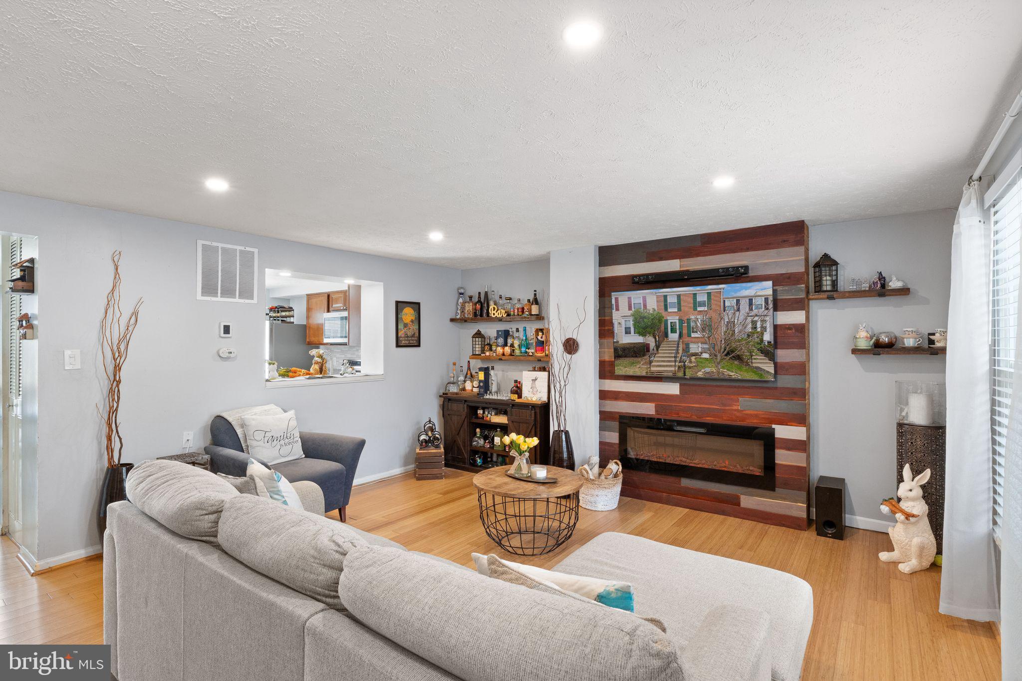 POHICK VILLAGE - Residential