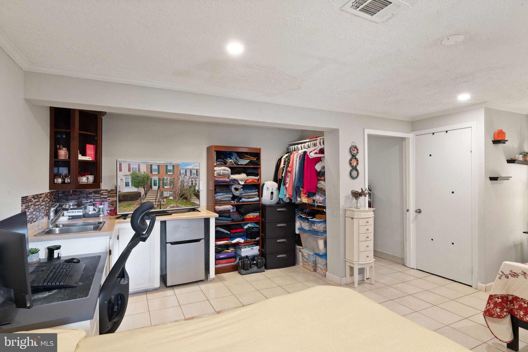 POHICK VILLAGE - Residential