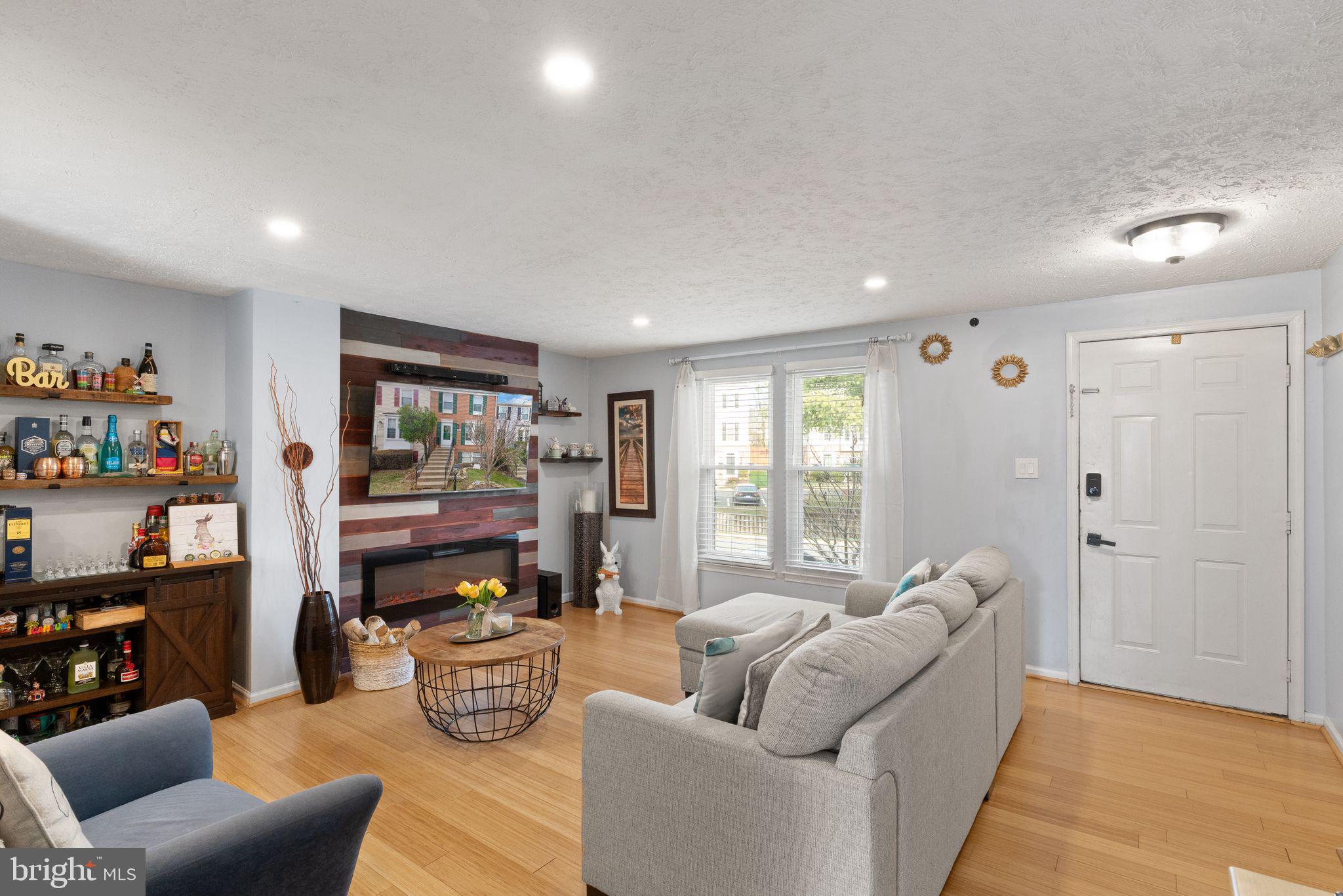 POHICK VILLAGE - Residential