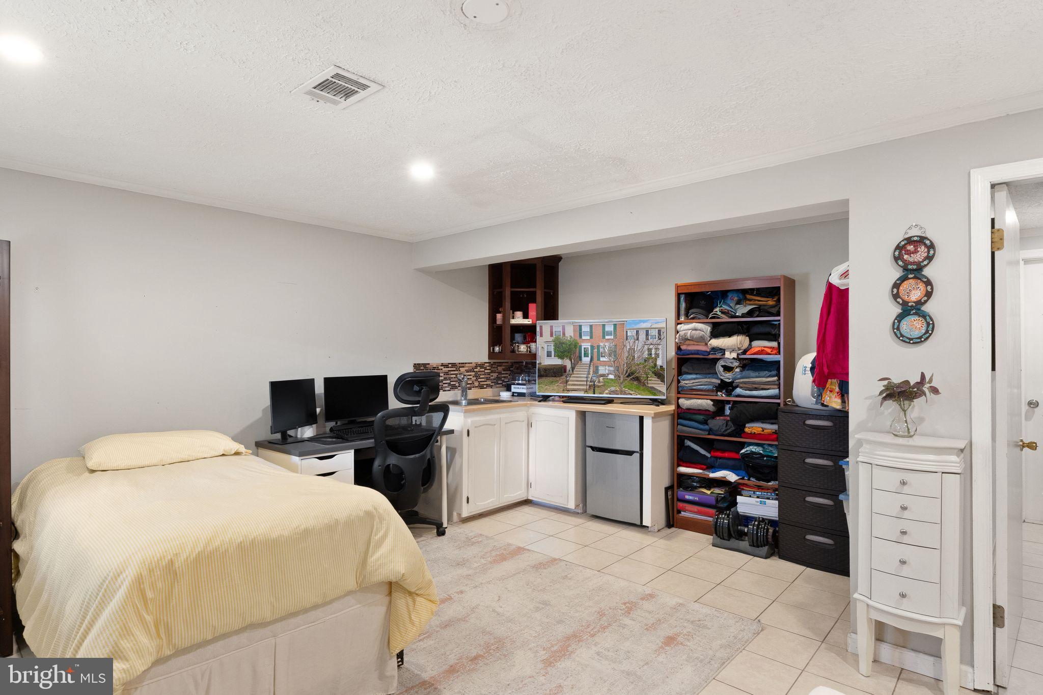 POHICK VILLAGE - Residential