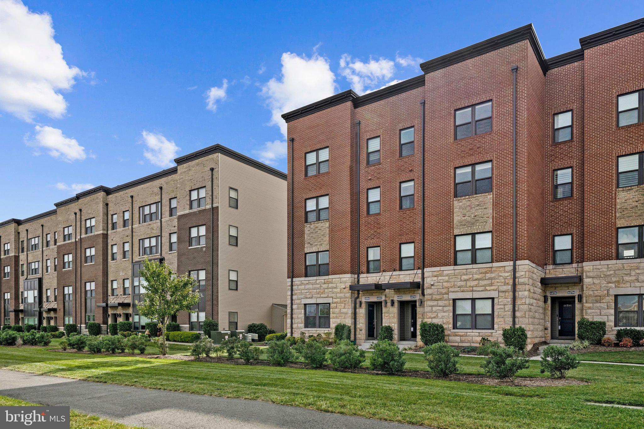 44804 TIVERTON SQUARE