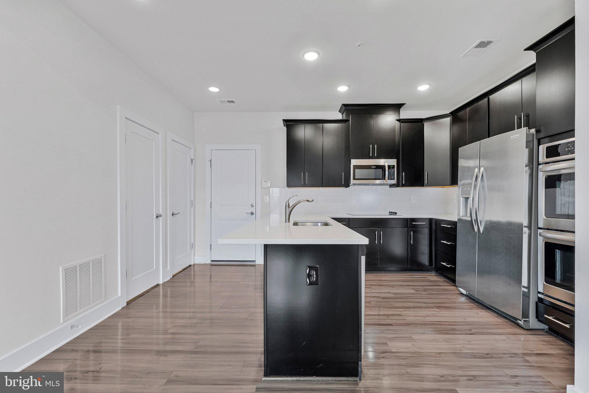 44804 TIVERTON SQUARE