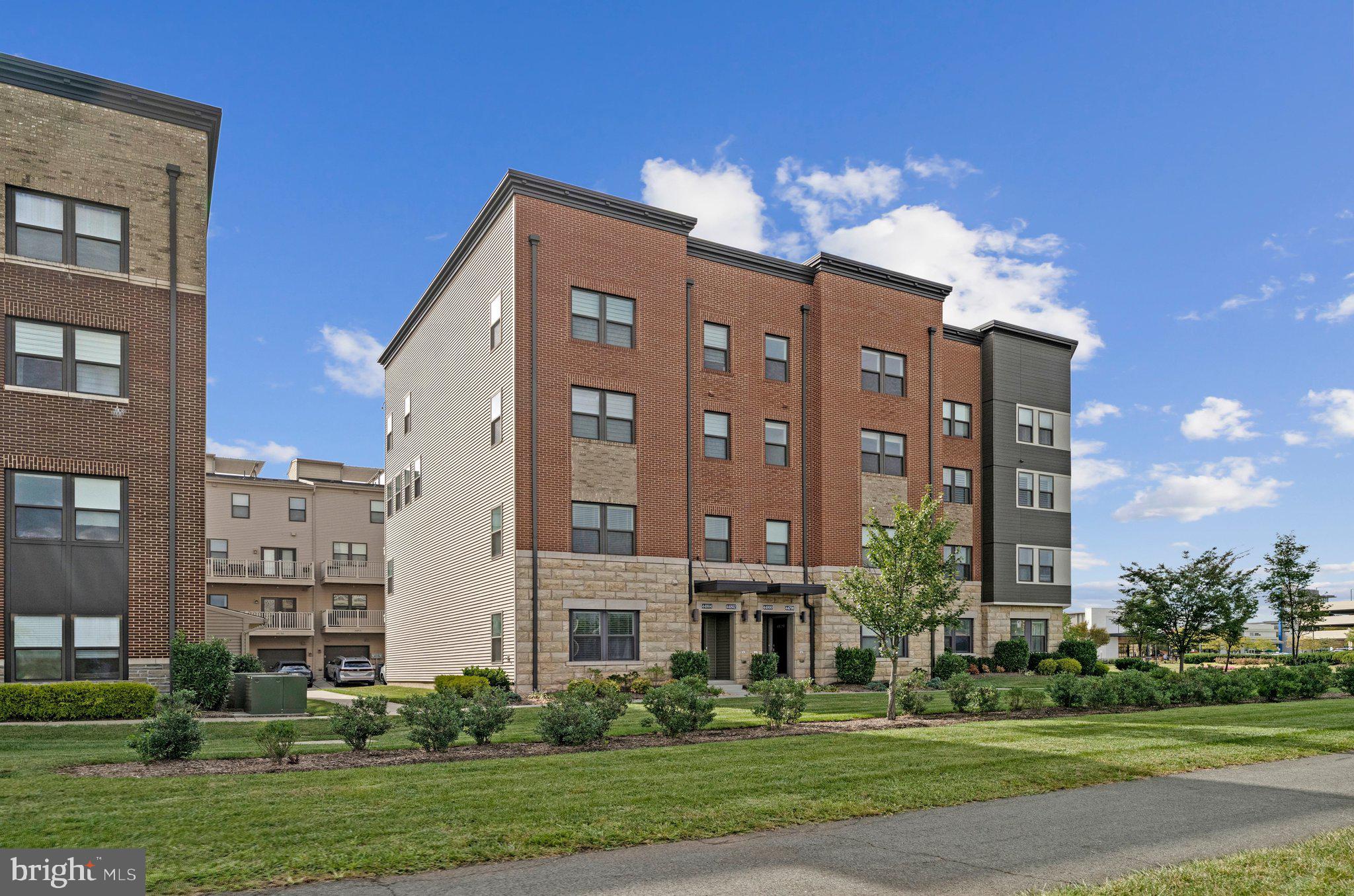 44804 TIVERTON SQUARE
