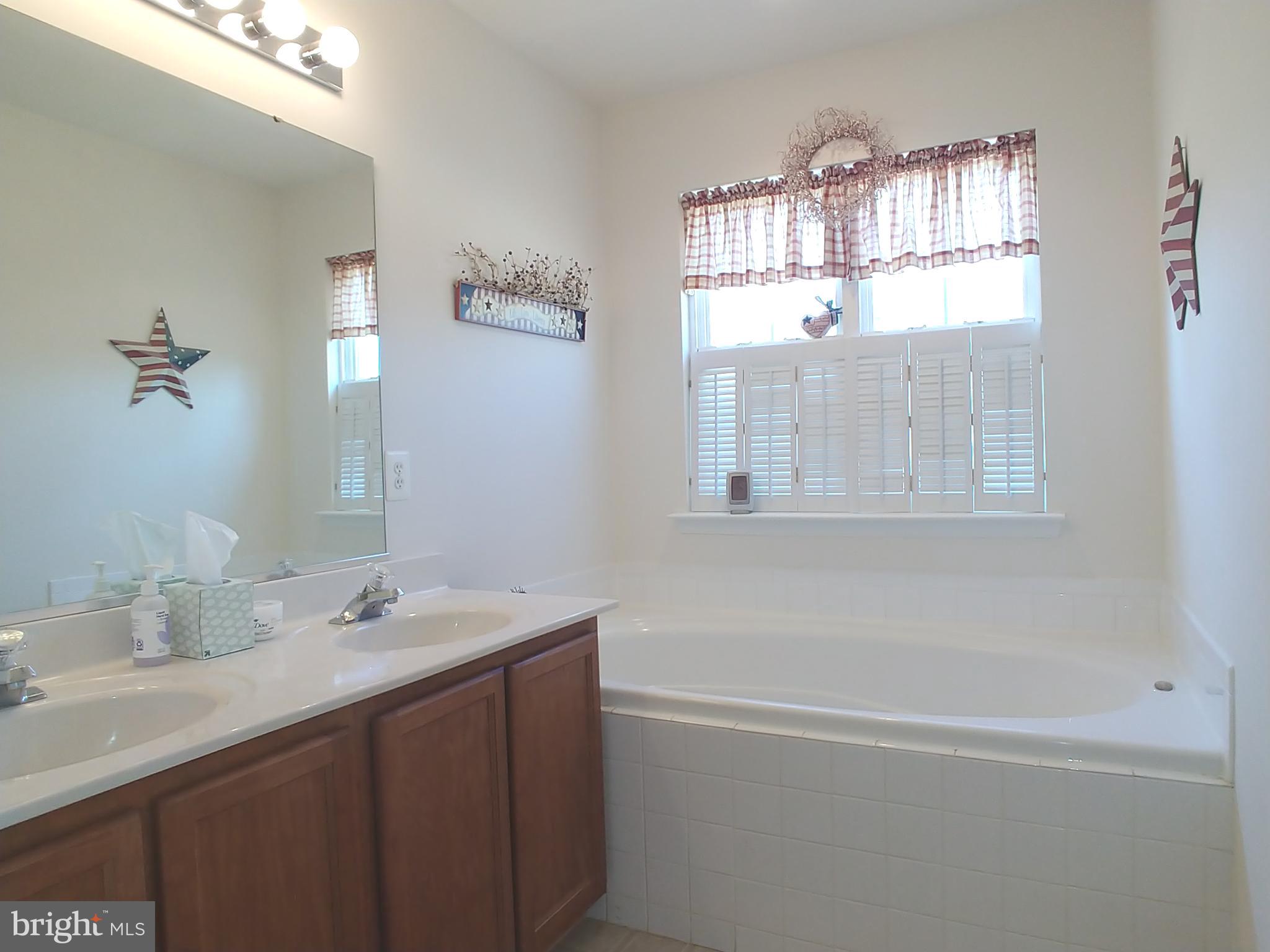 ASPEN WOODS - Residential