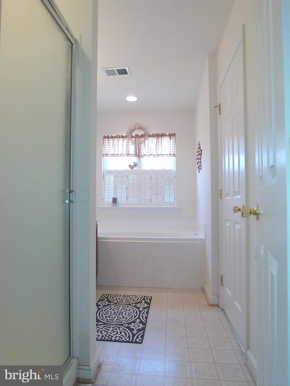 ASPEN WOODS - Residential