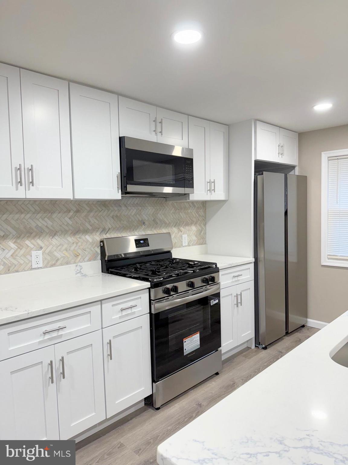 3487 DETROITER STREET