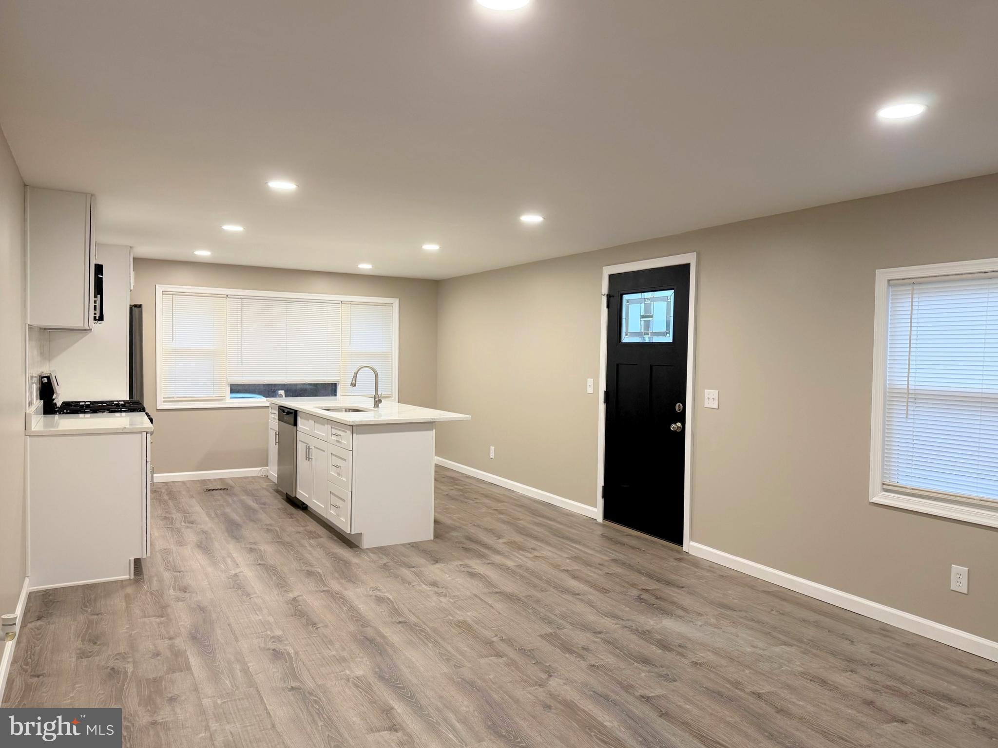 3487 DETROITER STREET