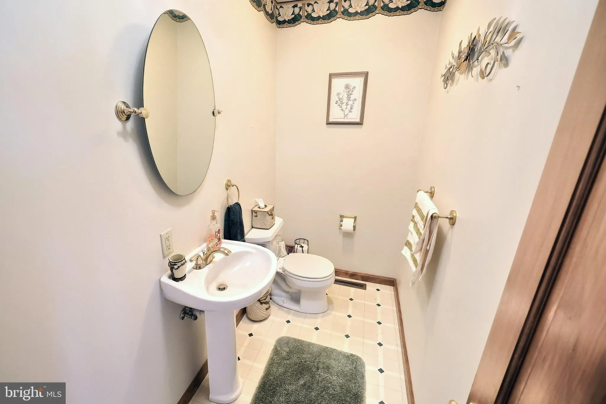 Littlestown, Pennsylvania 17340, United States, 4 Bedrooms Bedrooms, ,3 BathroomsBathrooms,Residential,Coming Soon,145898