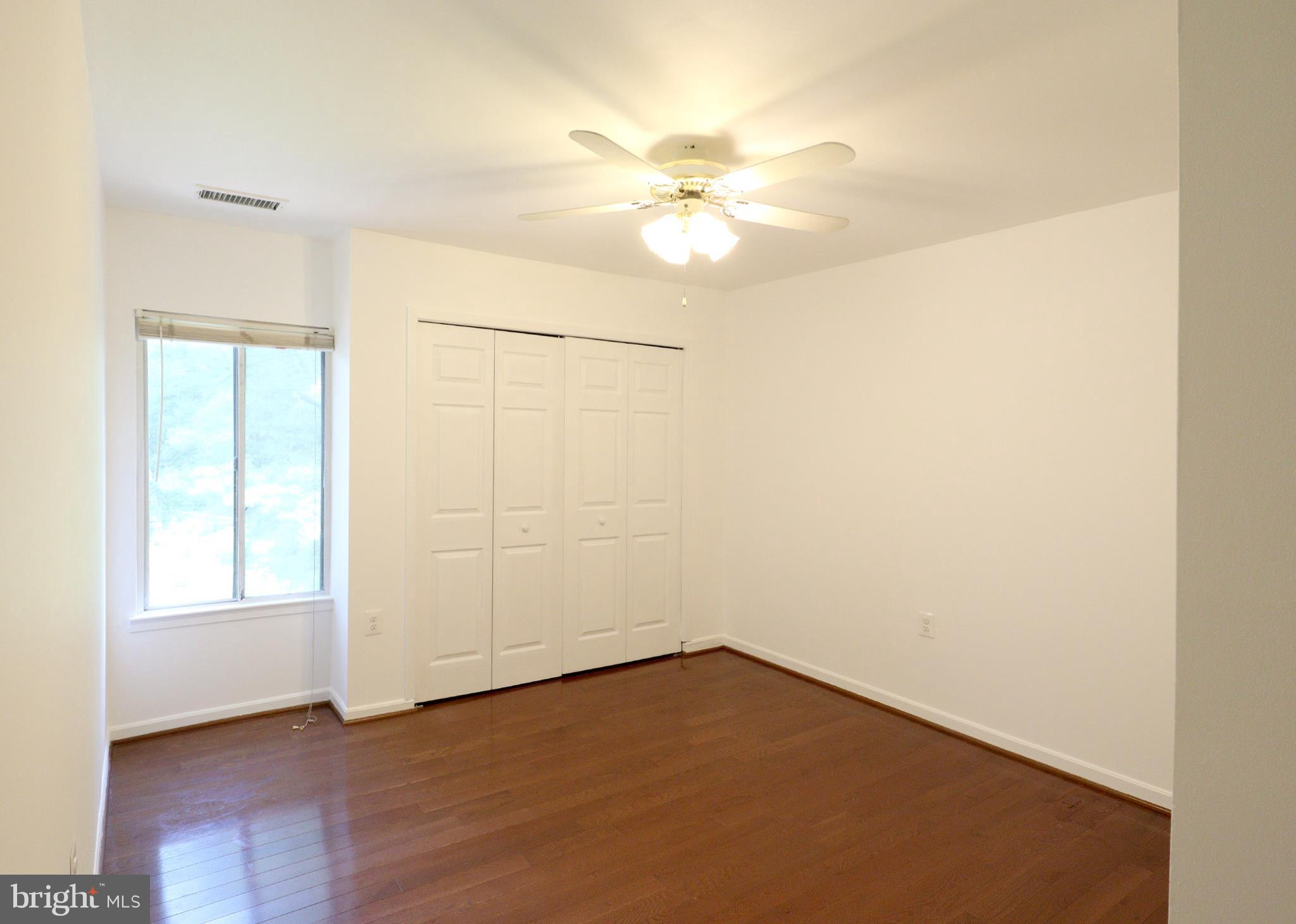 AMERICANA FAIRFAX - Residential