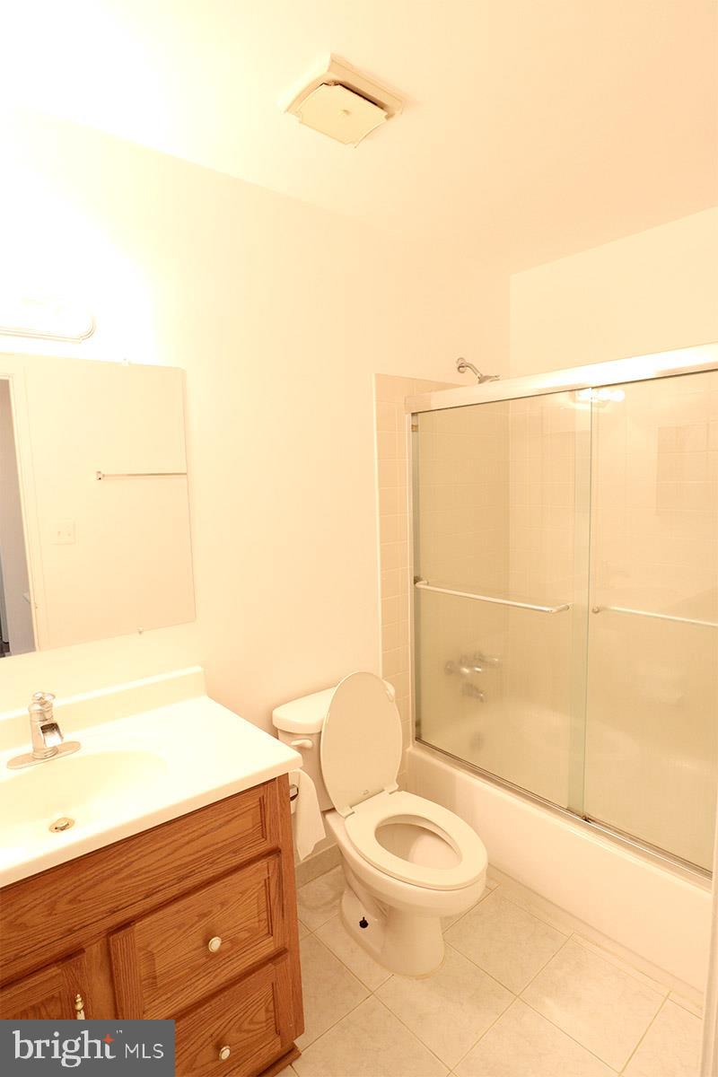 AMERICANA FAIRFAX - Residential