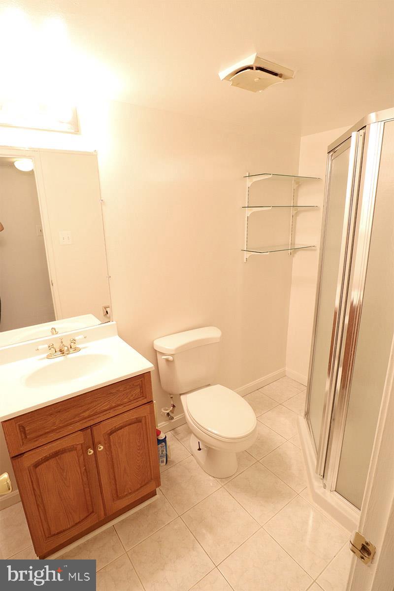 AMERICANA FAIRFAX - Residential