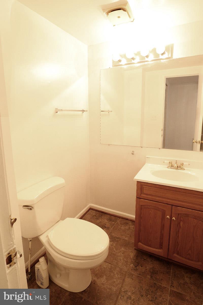 AMERICANA FAIRFAX - Residential