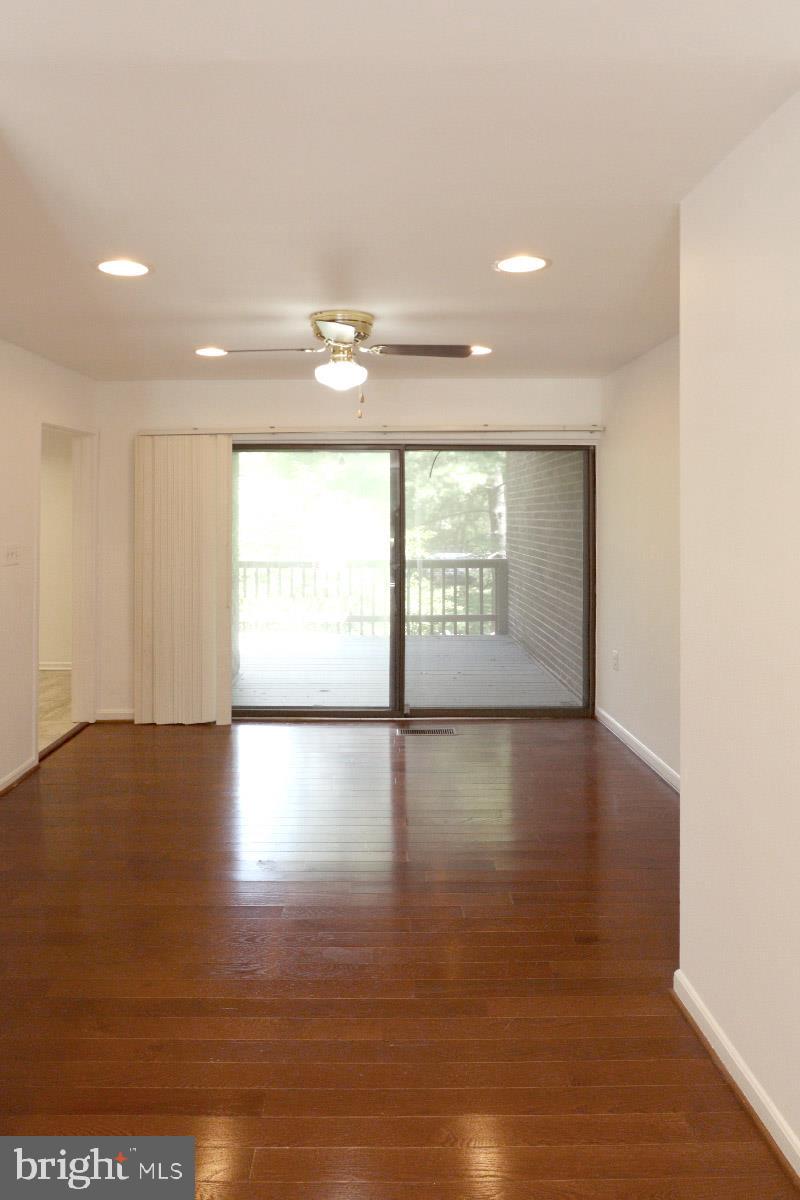 AMERICANA FAIRFAX - Residential