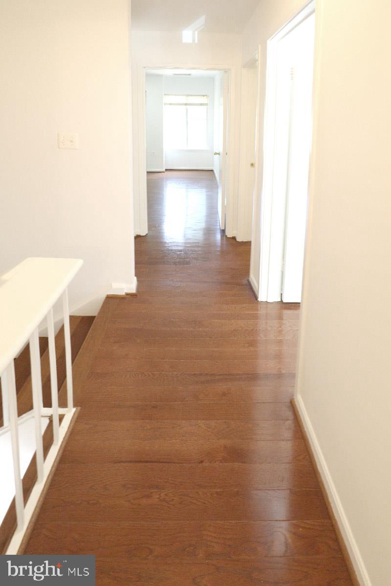 AMERICANA FAIRFAX - Residential