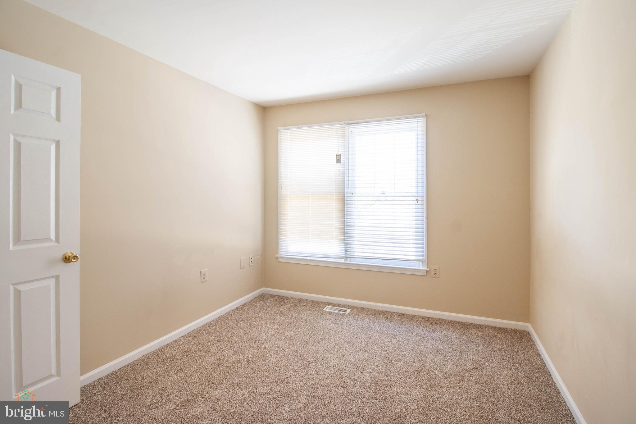 HERITAGE ESTATES - Residential Lease