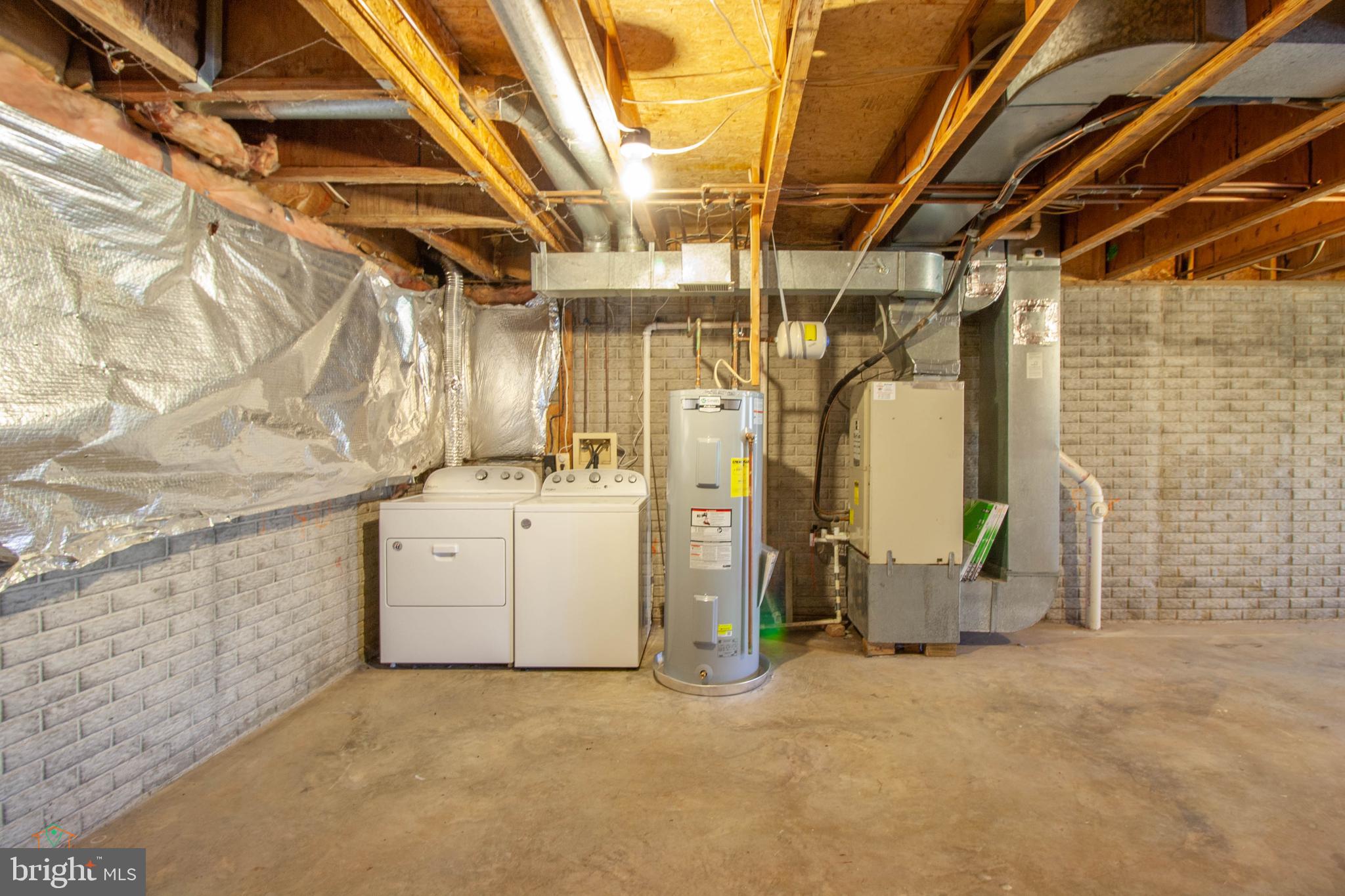 HERITAGE ESTATES - Residential Lease