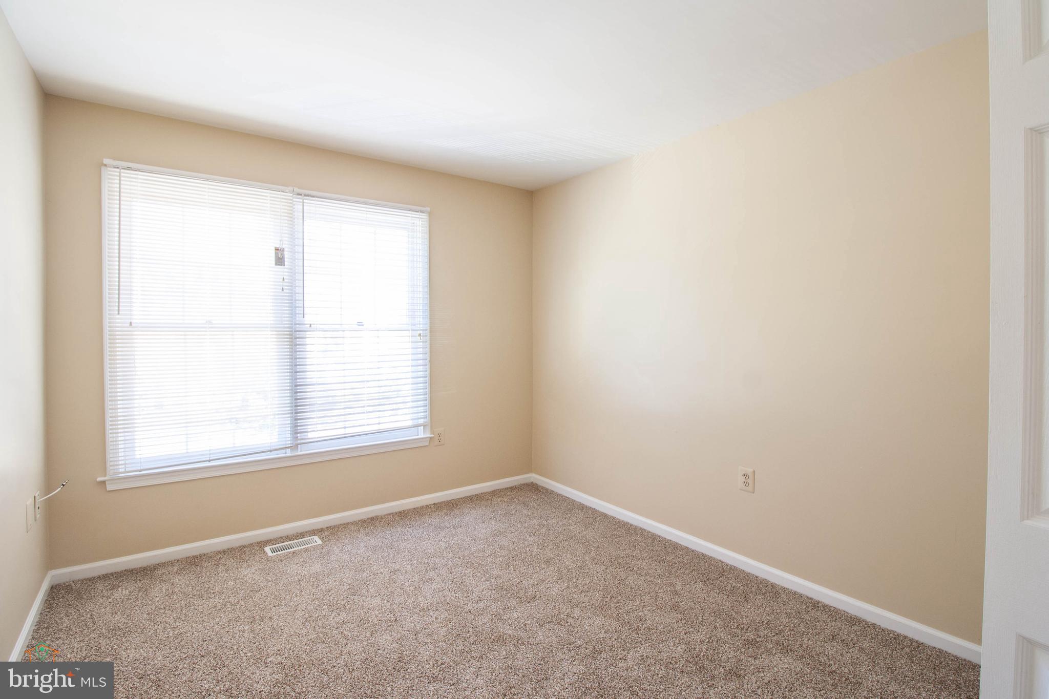 HERITAGE ESTATES - Residential Lease