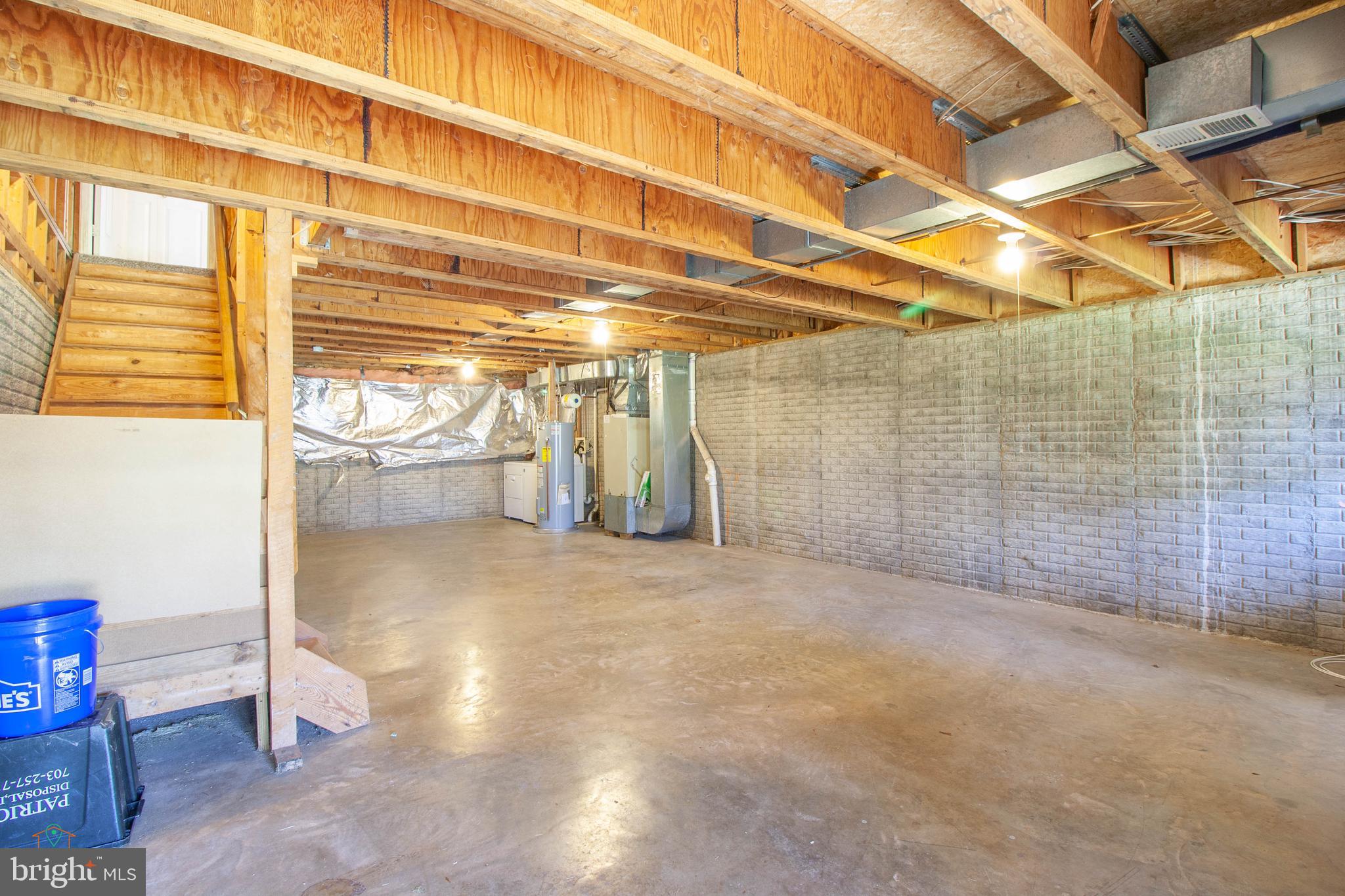 HERITAGE ESTATES - Residential Lease