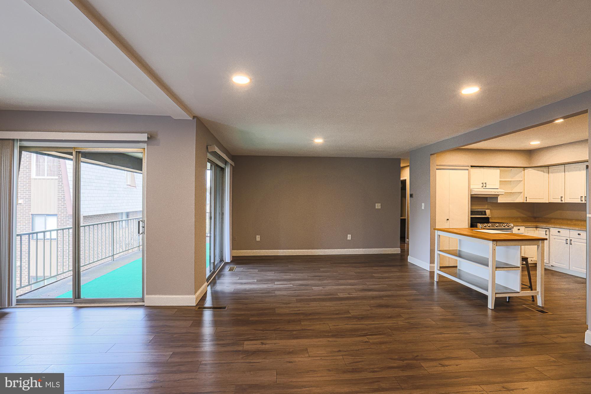 STEVENSON VILLAGE CONDO - Residential