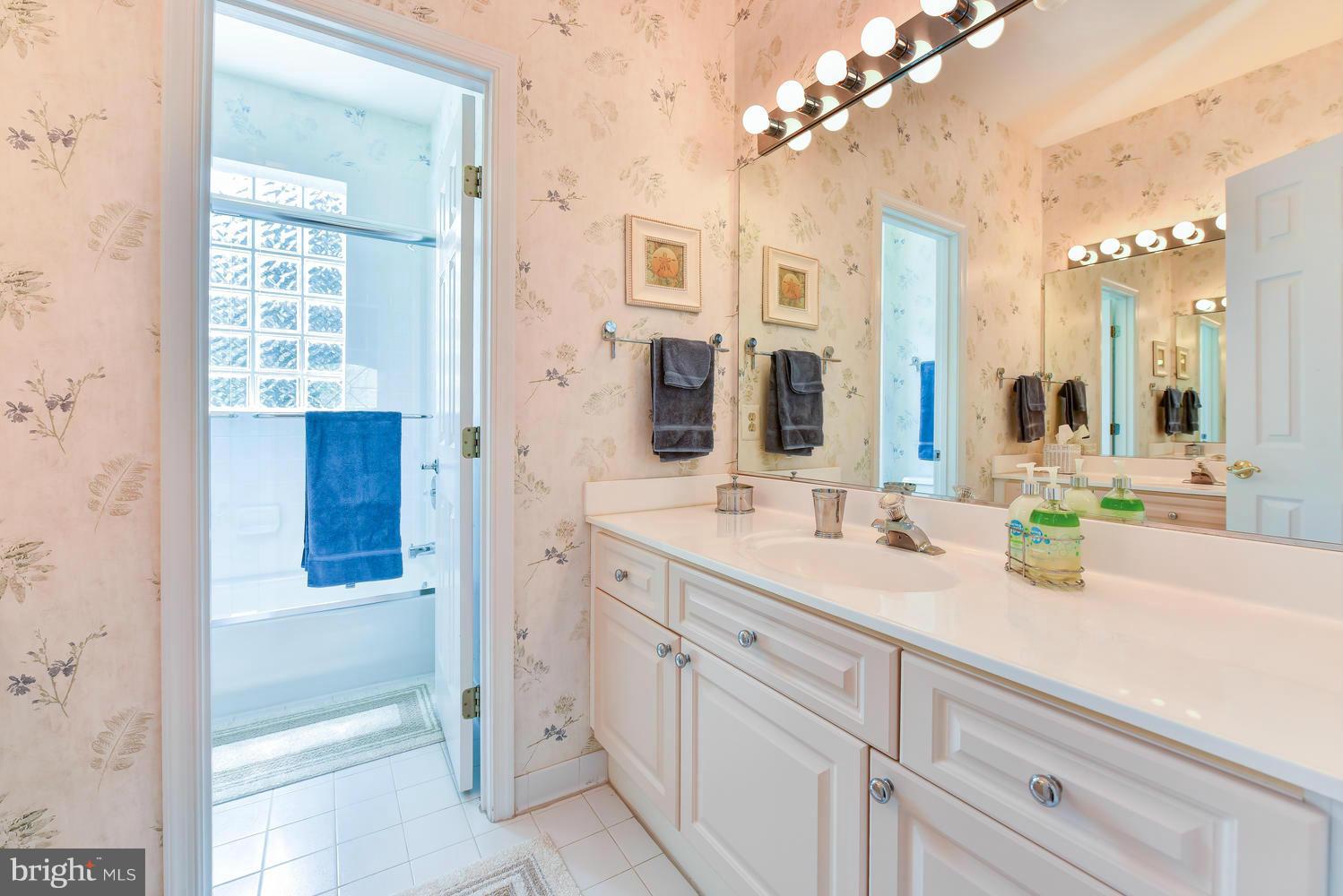 LAMBIANCE OF MCLEAN - Residential