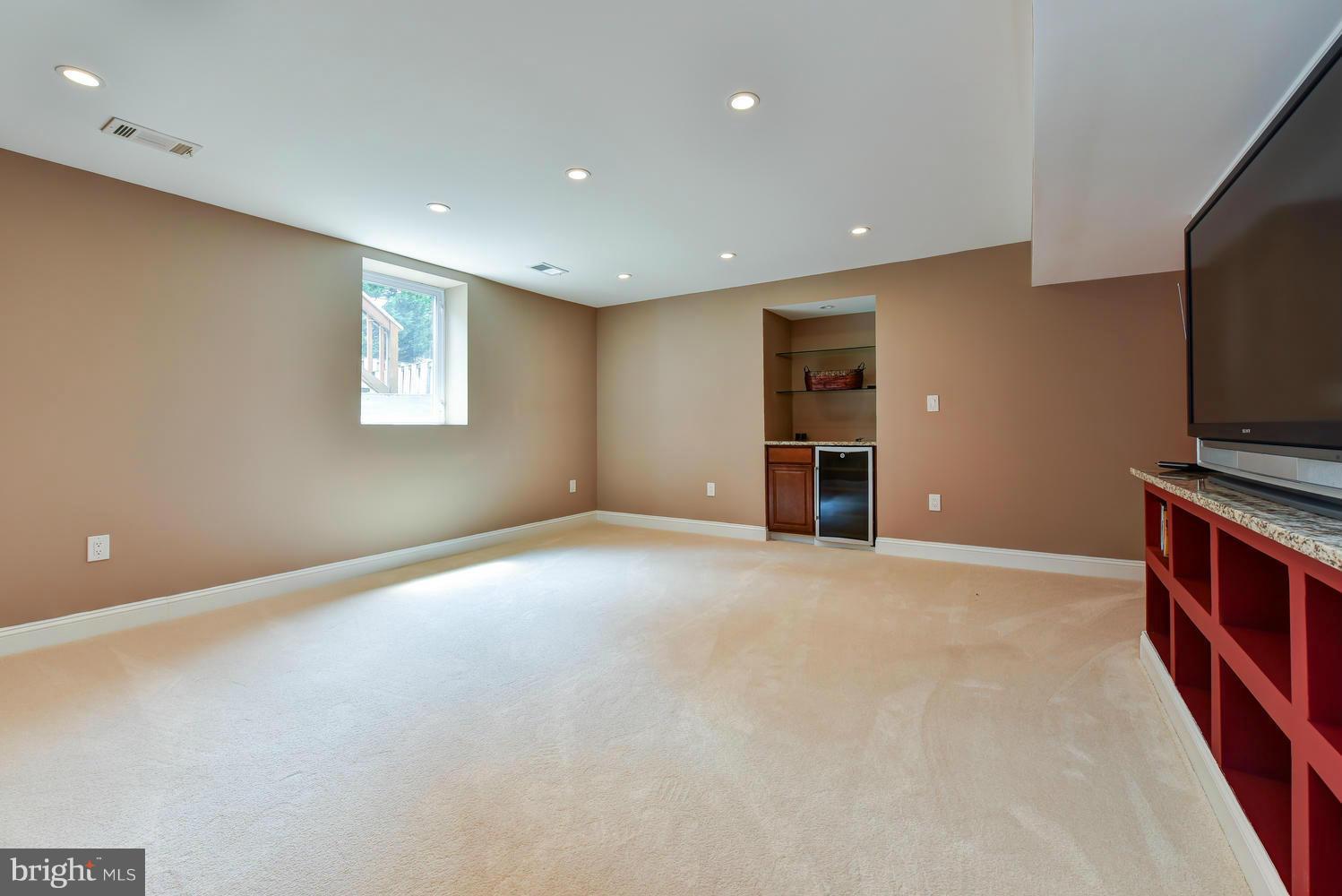 LAMBIANCE OF MCLEAN - Residential