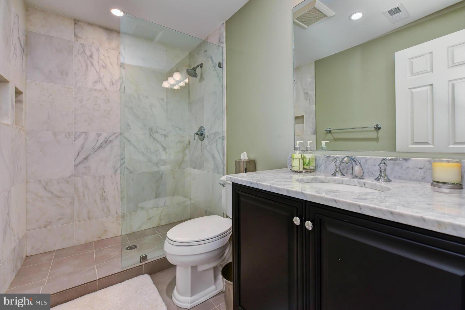 LAMBIANCE OF MCLEAN - Residential