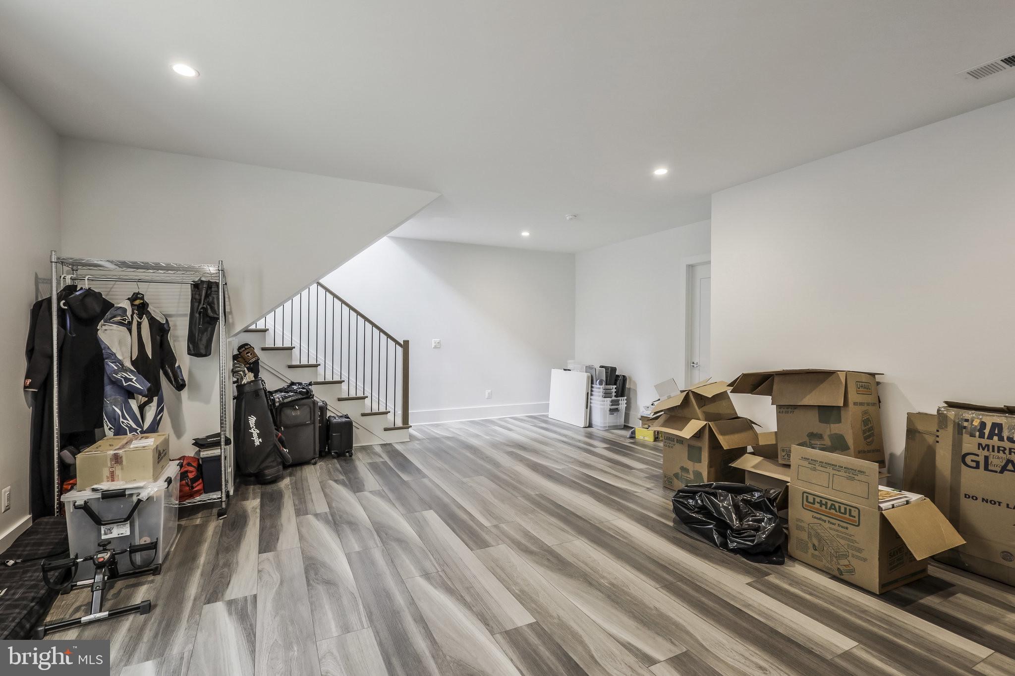 PIMMIT HILLS - Residential