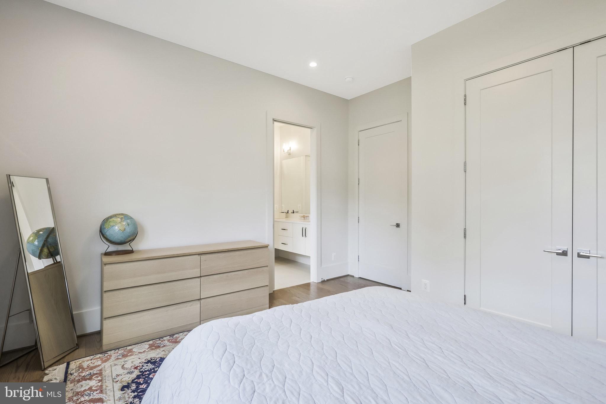 PIMMIT HILLS - Residential