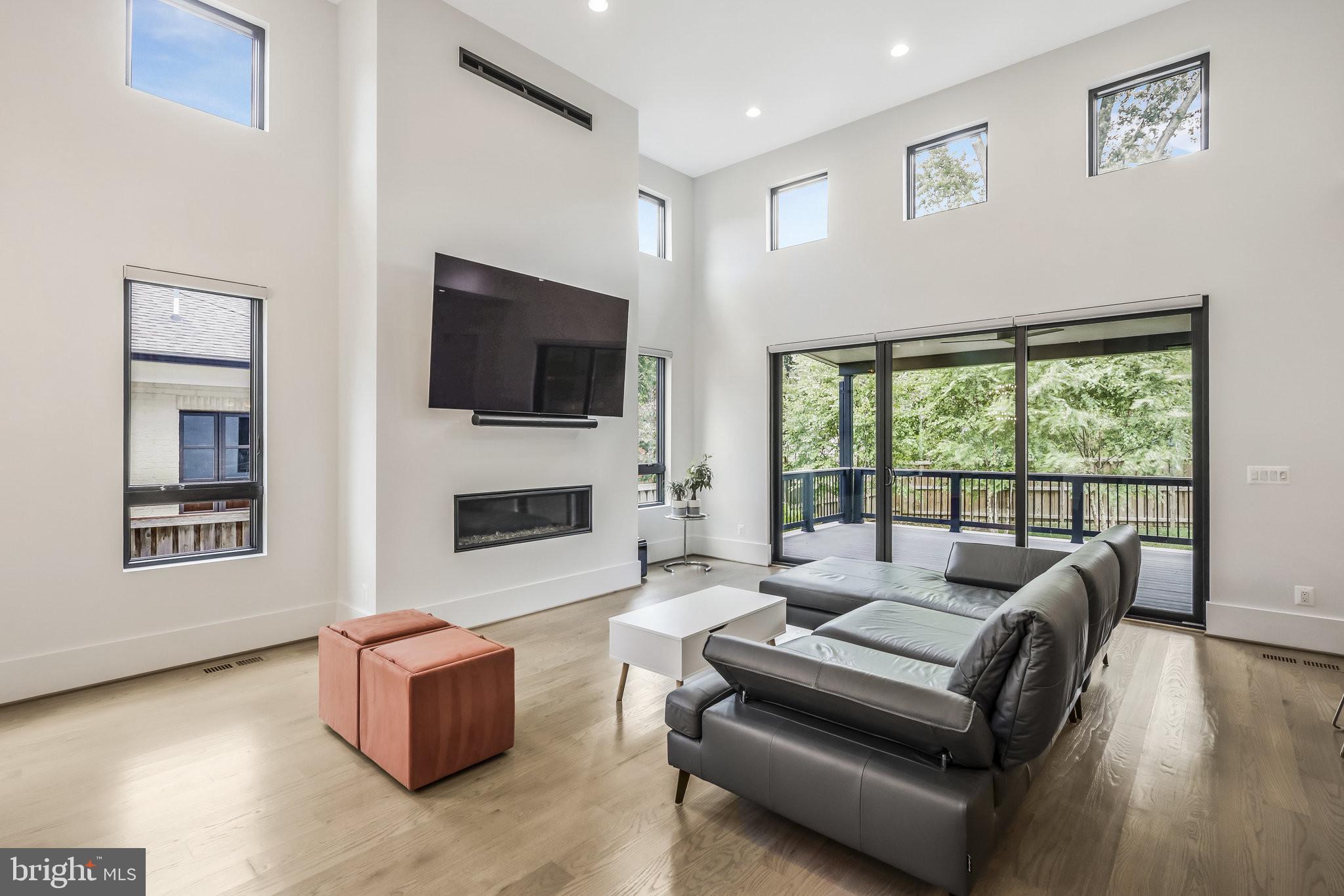 PIMMIT HILLS - Residential