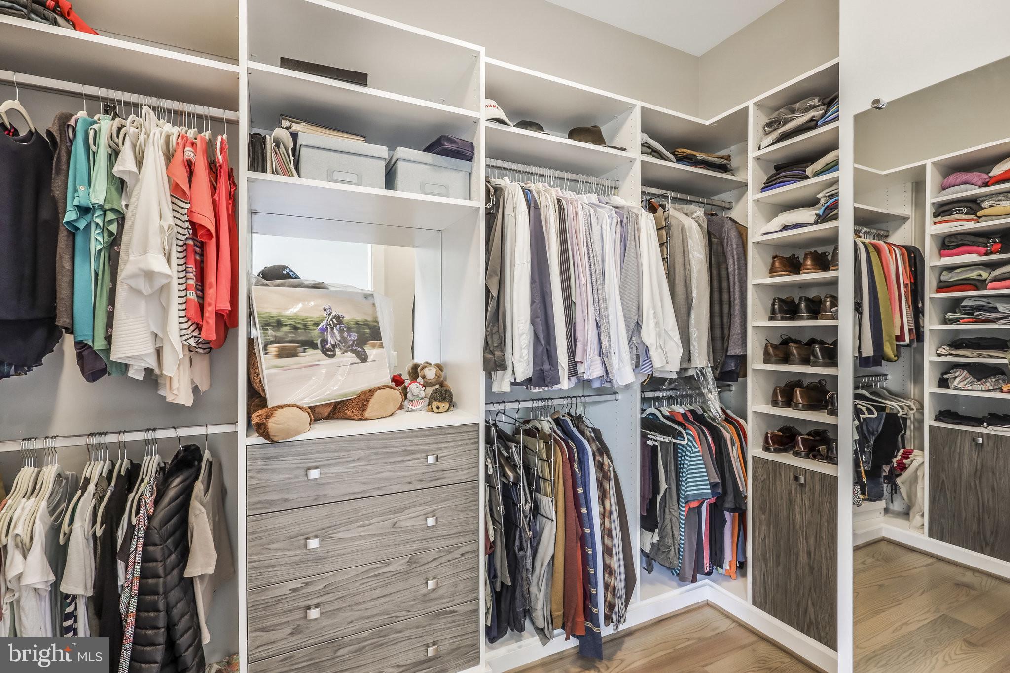 PIMMIT HILLS - Residential