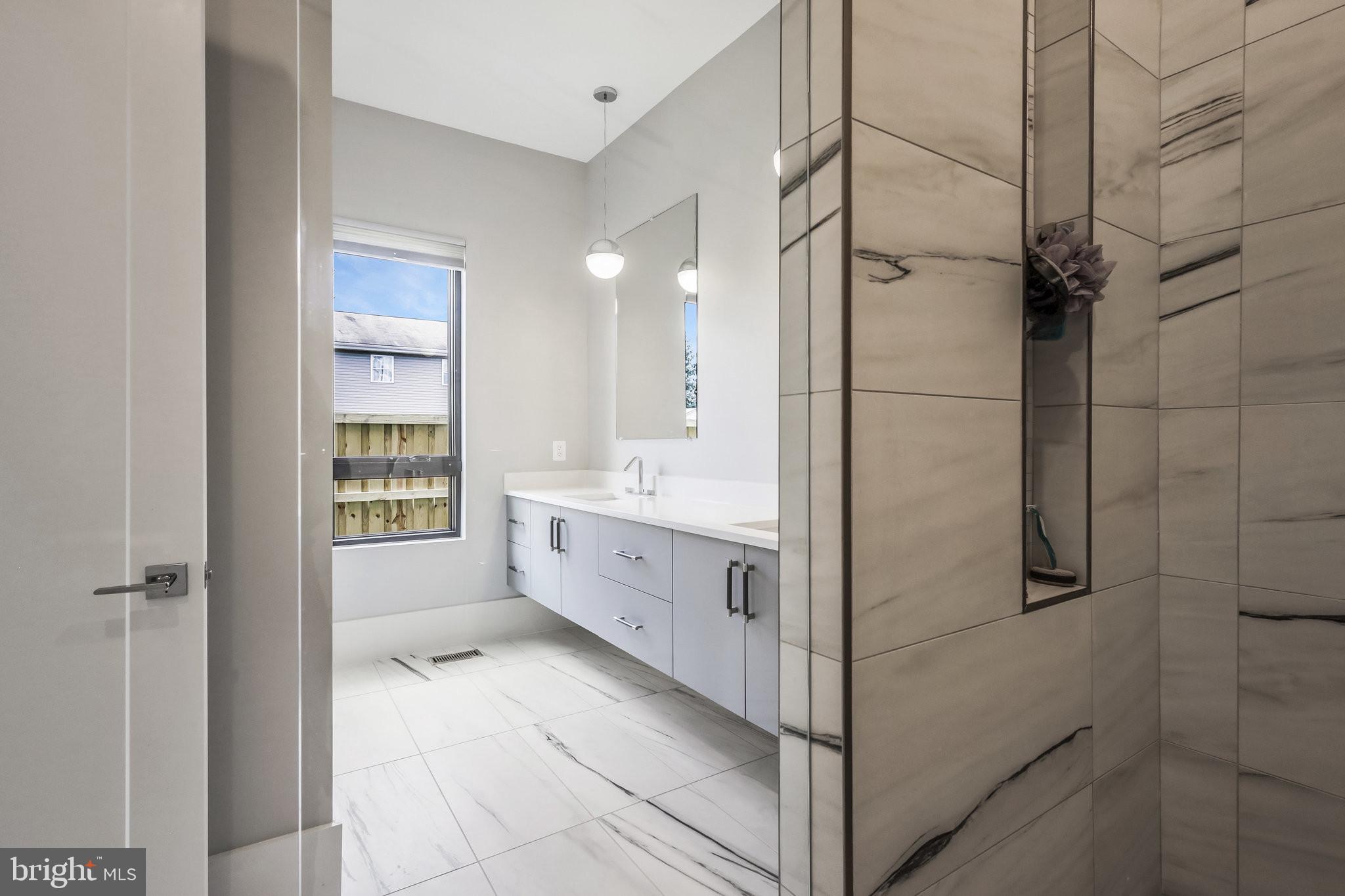 PIMMIT HILLS - Residential