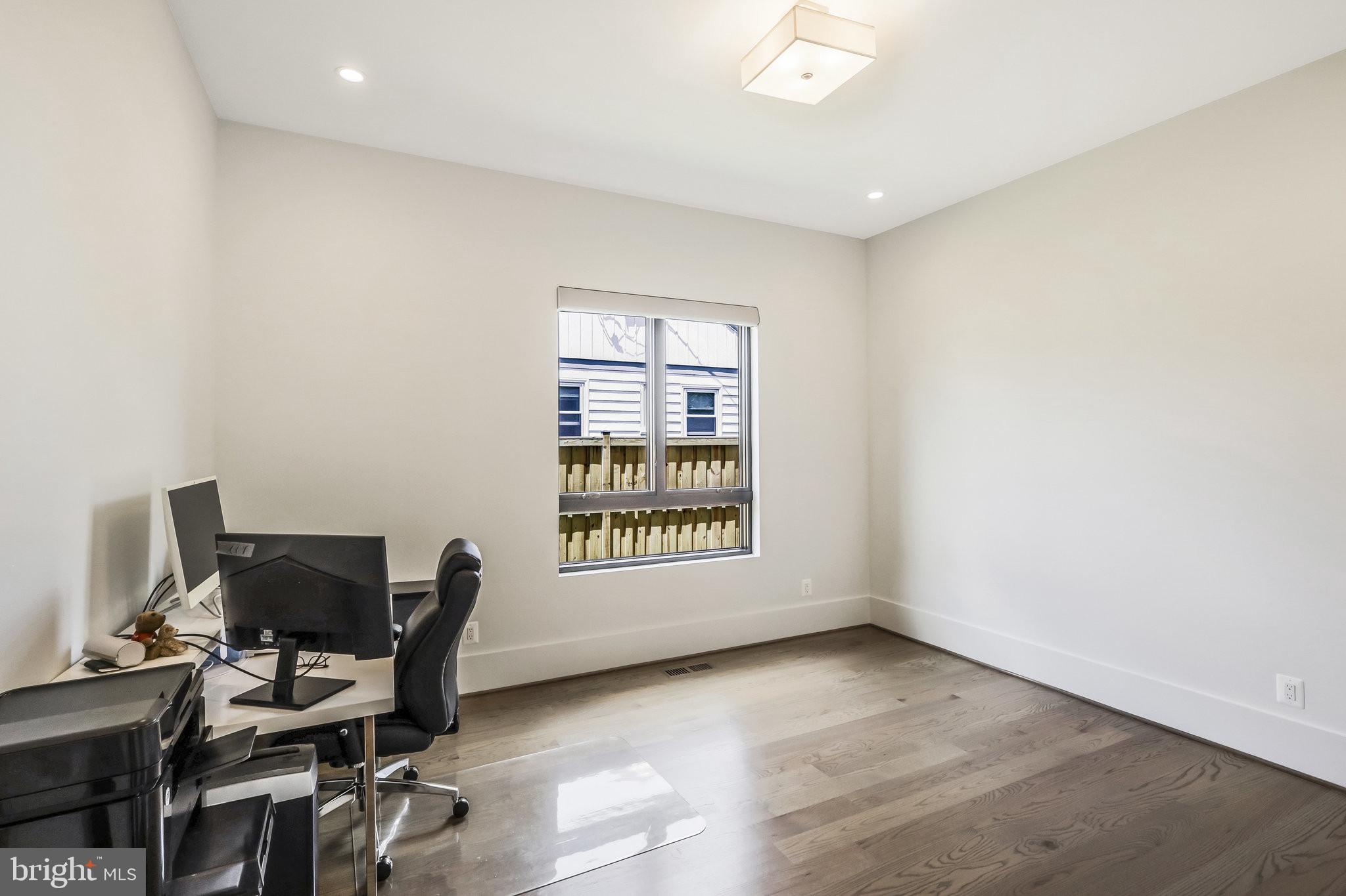 PIMMIT HILLS - Residential