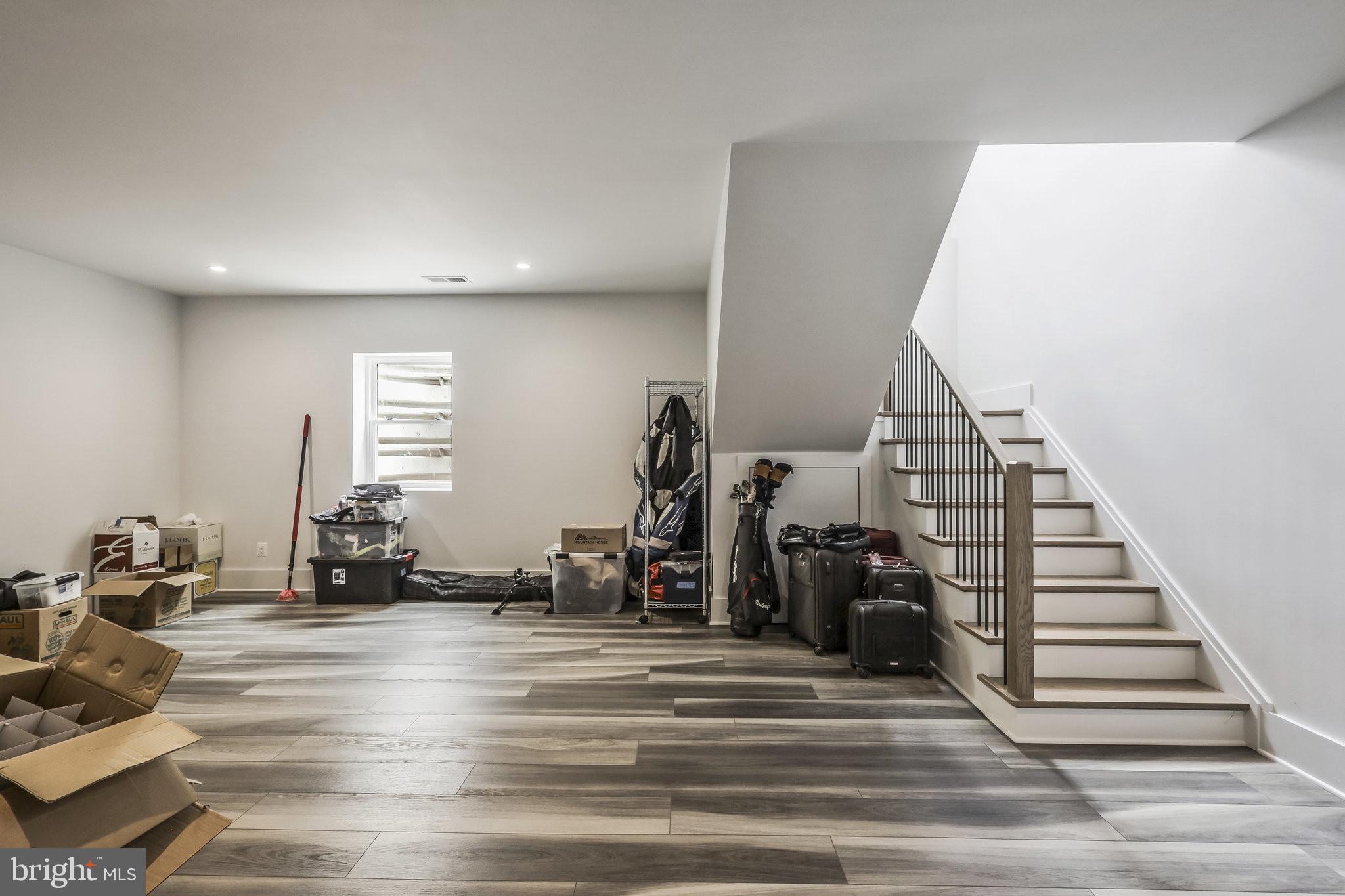 PIMMIT HILLS - Residential