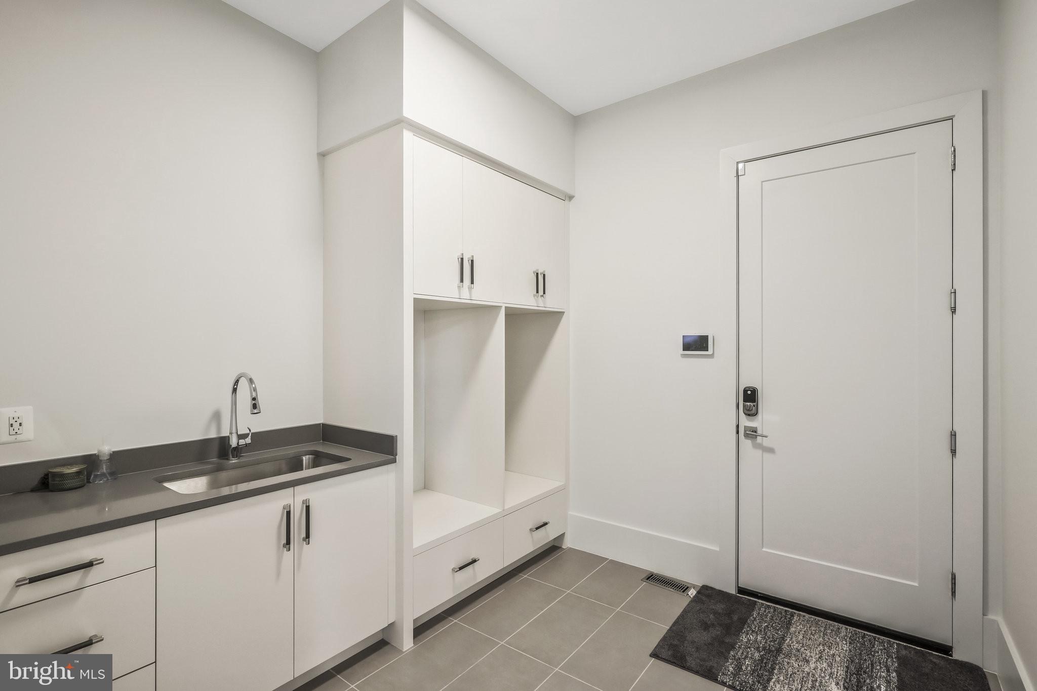 PIMMIT HILLS - Residential