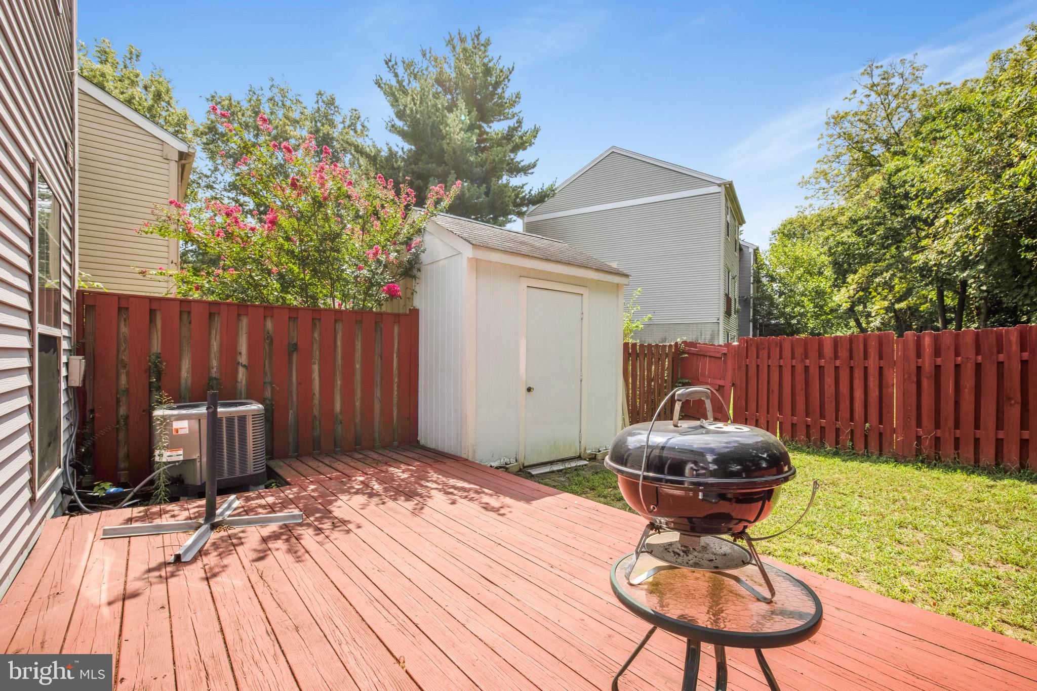 CLOVERLEAF - Residential