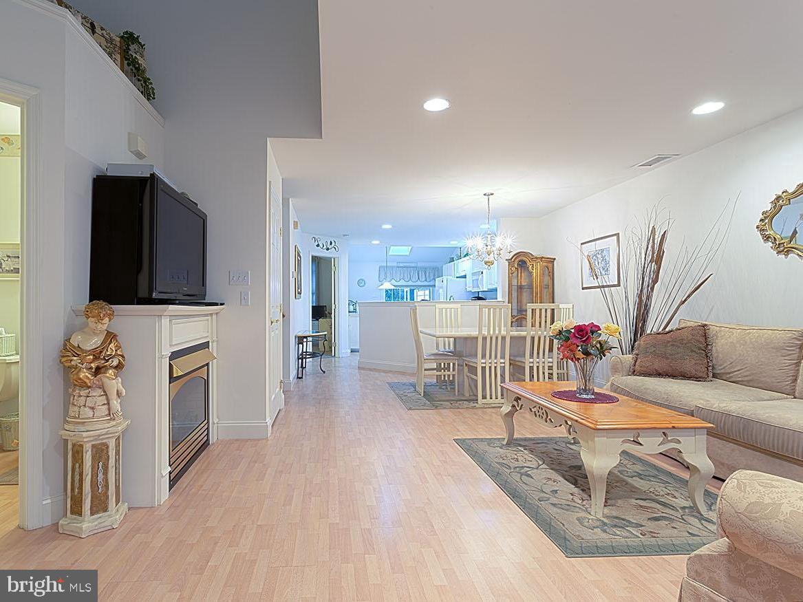 OAK HILL - Residential