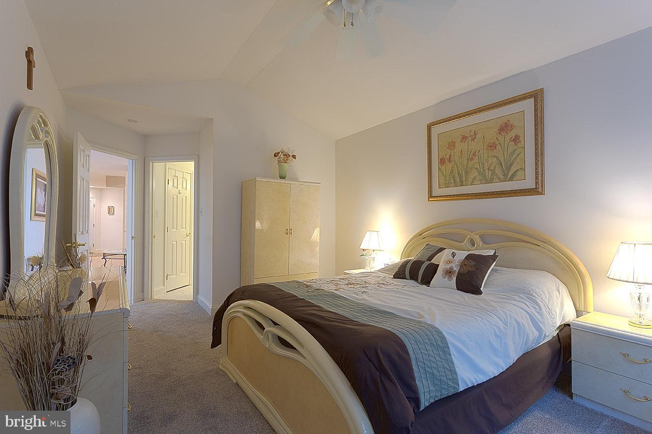 OAK HILL - Residential