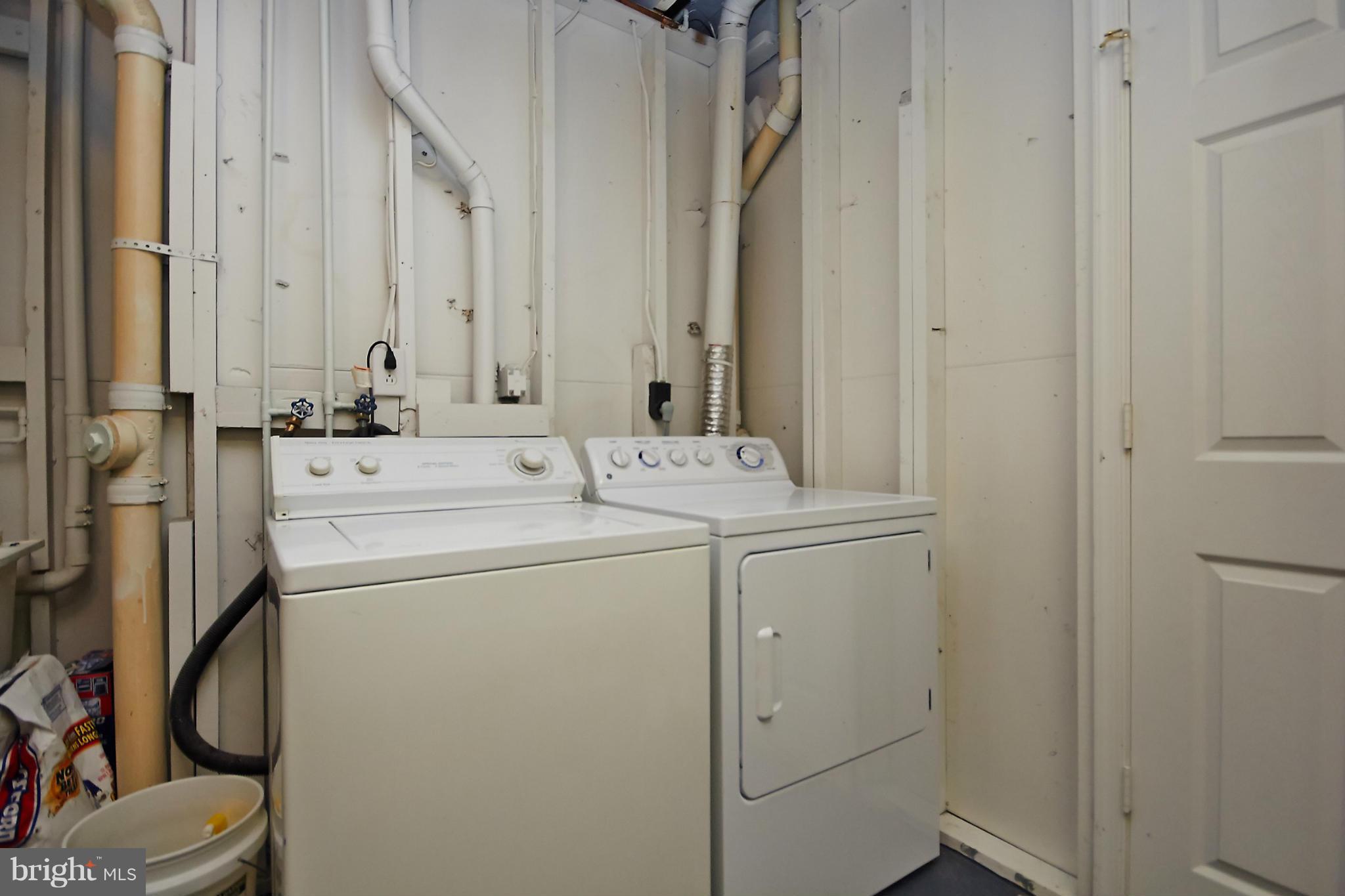 GREENWICH HILL - Residential