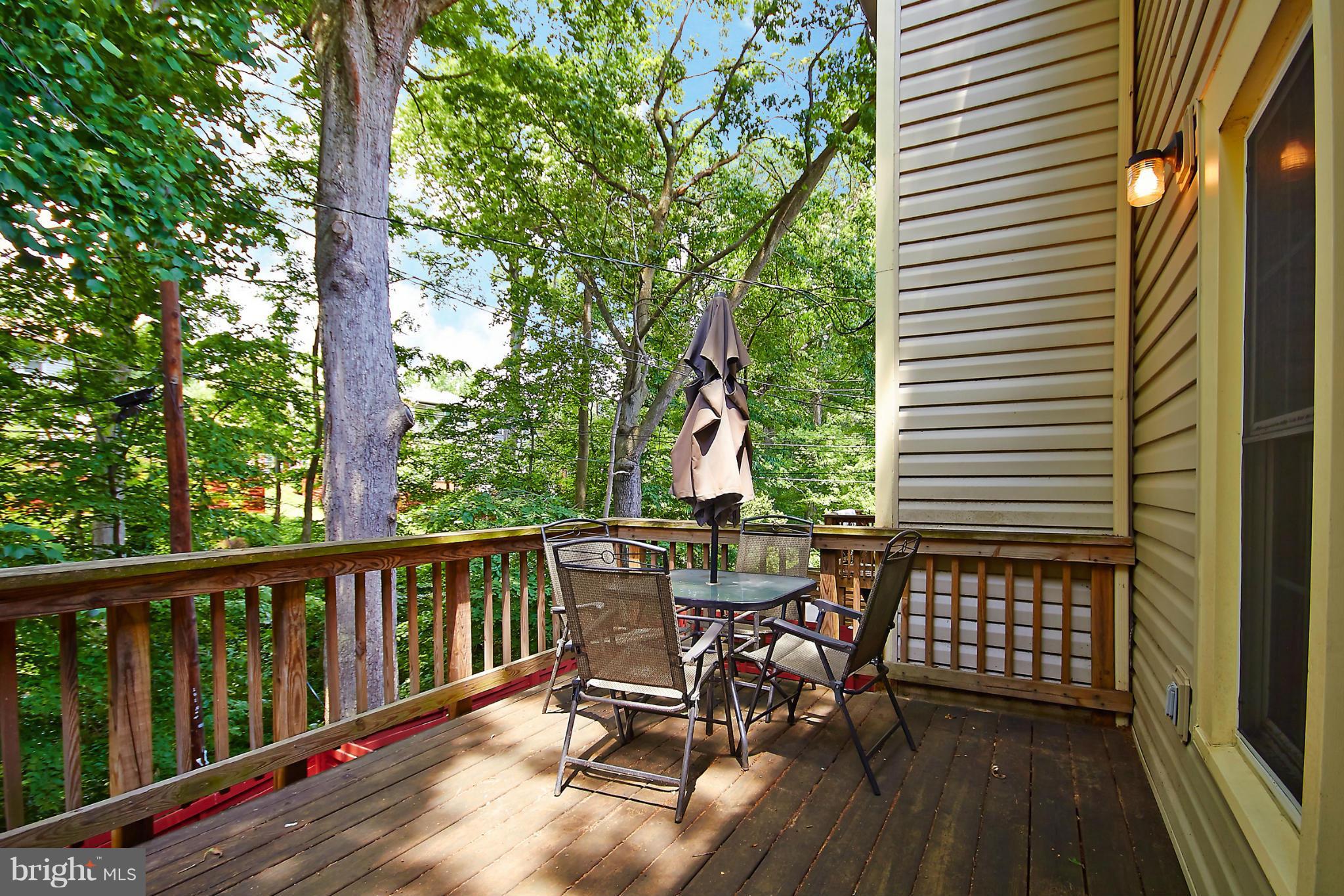 GREENWICH HILL - Residential