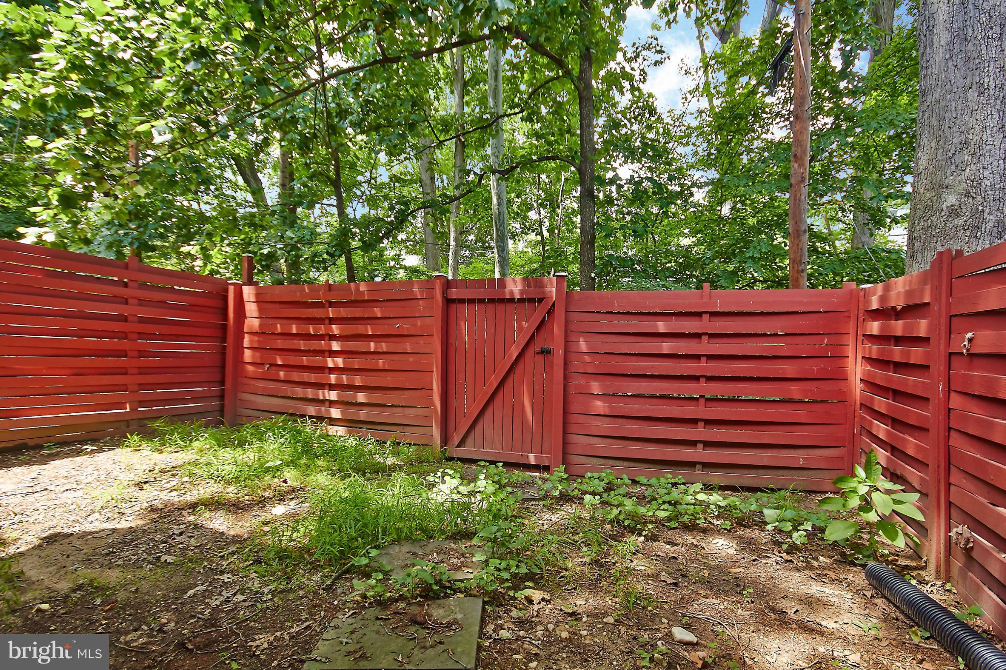 GREENWICH HILL - Residential