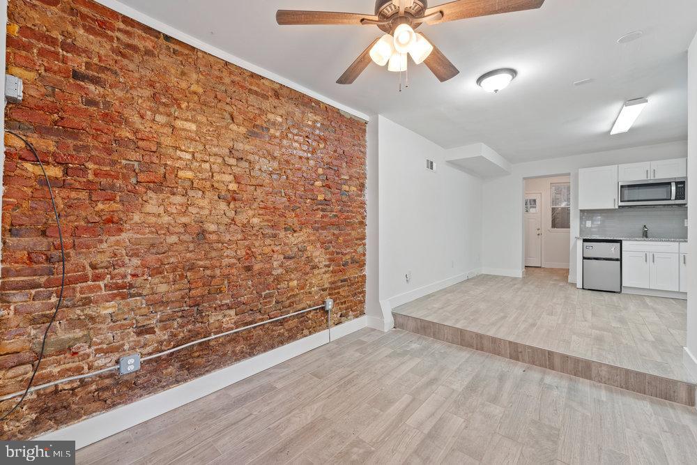 FISHTOWN - Commercial Sale