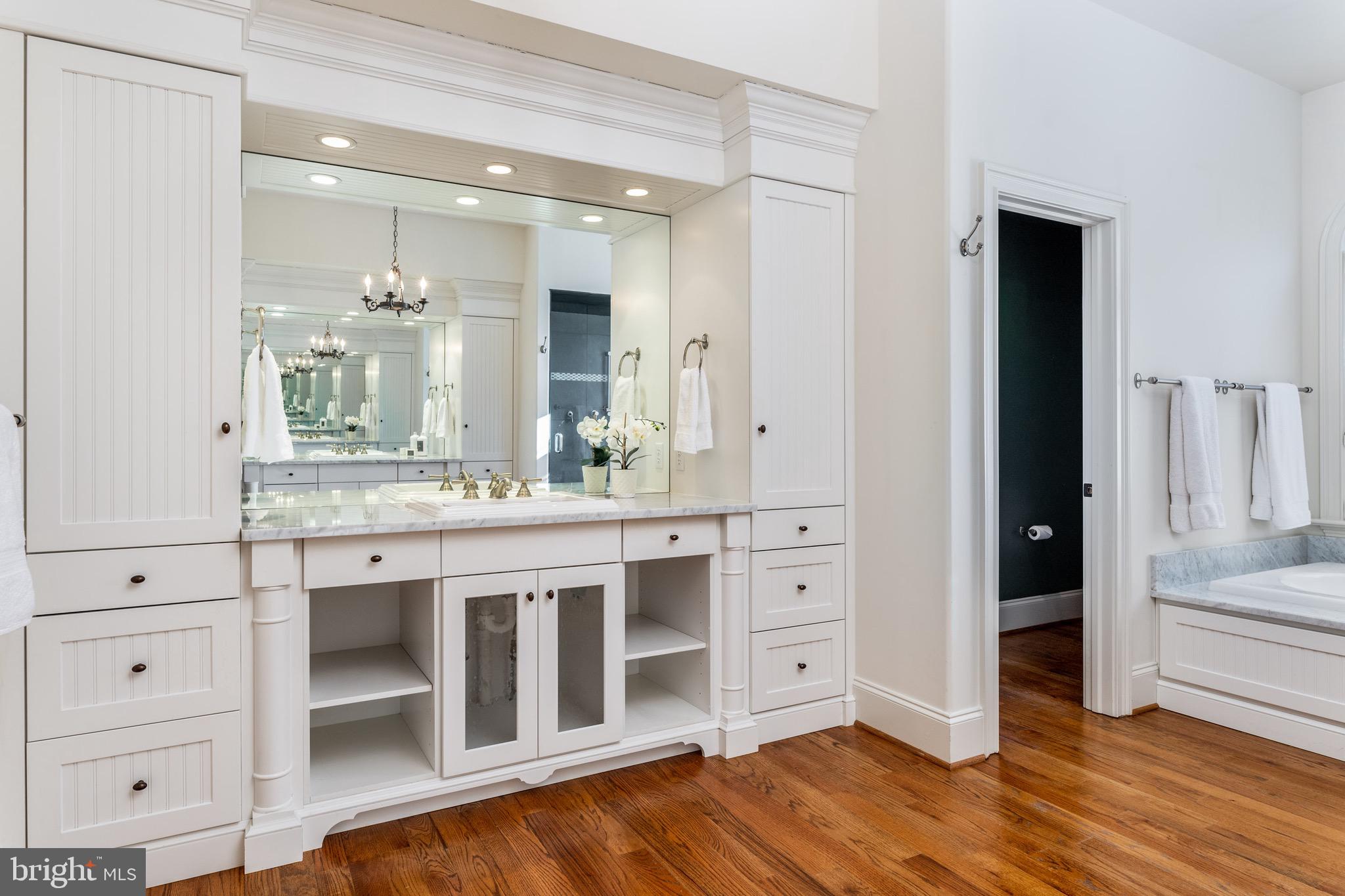 WHITE HORSE - Residential