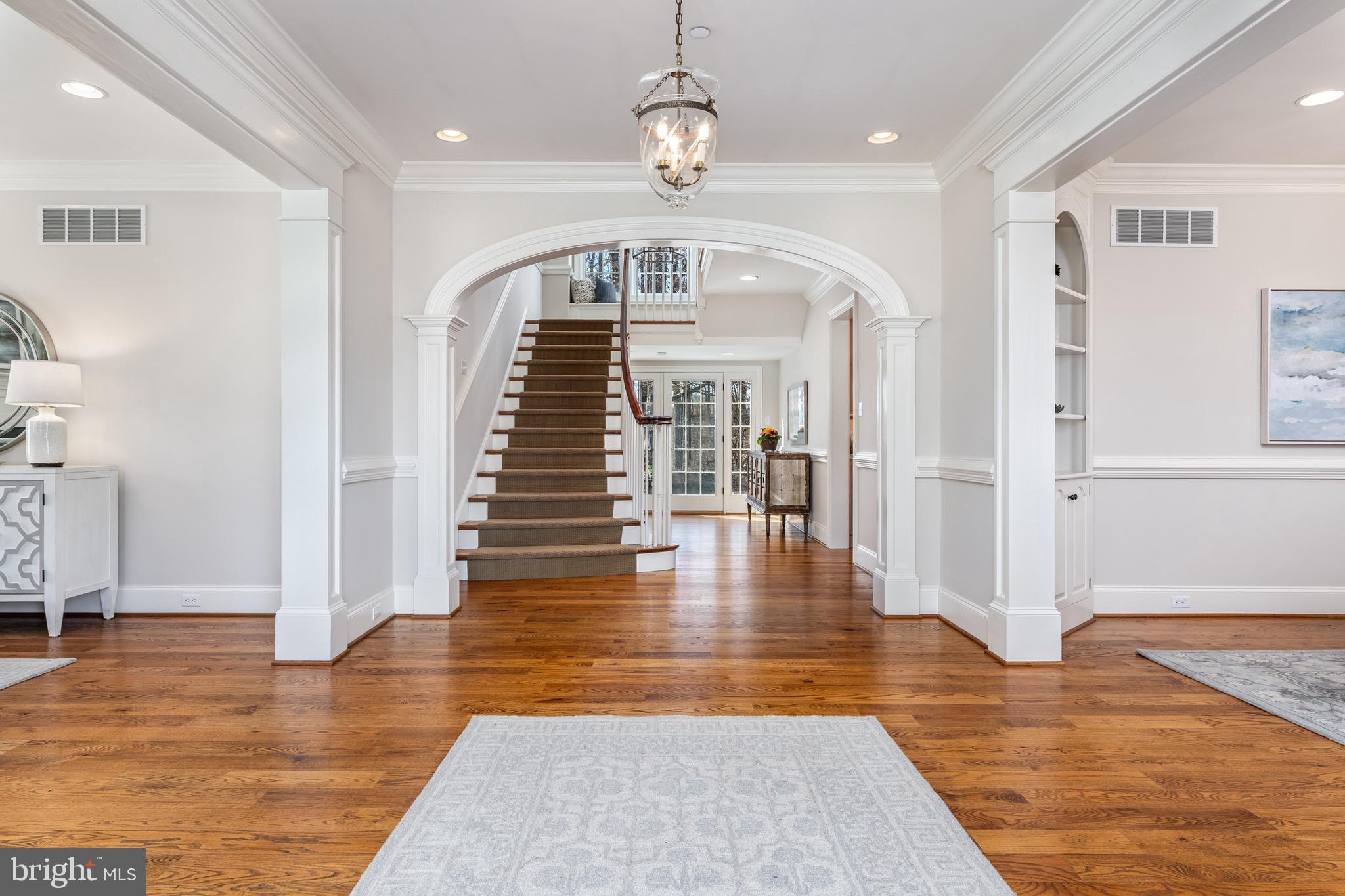 WHITE HORSE - Residential